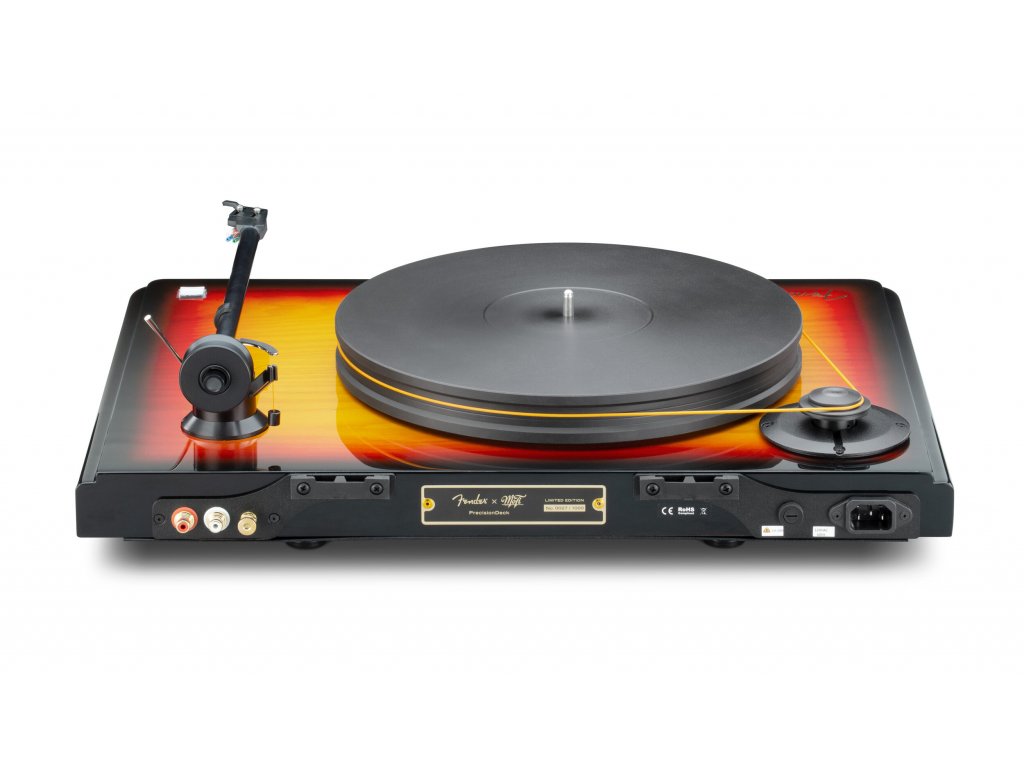 MobileFidelity-PrecisionDeckFender-0305-stockphoto5