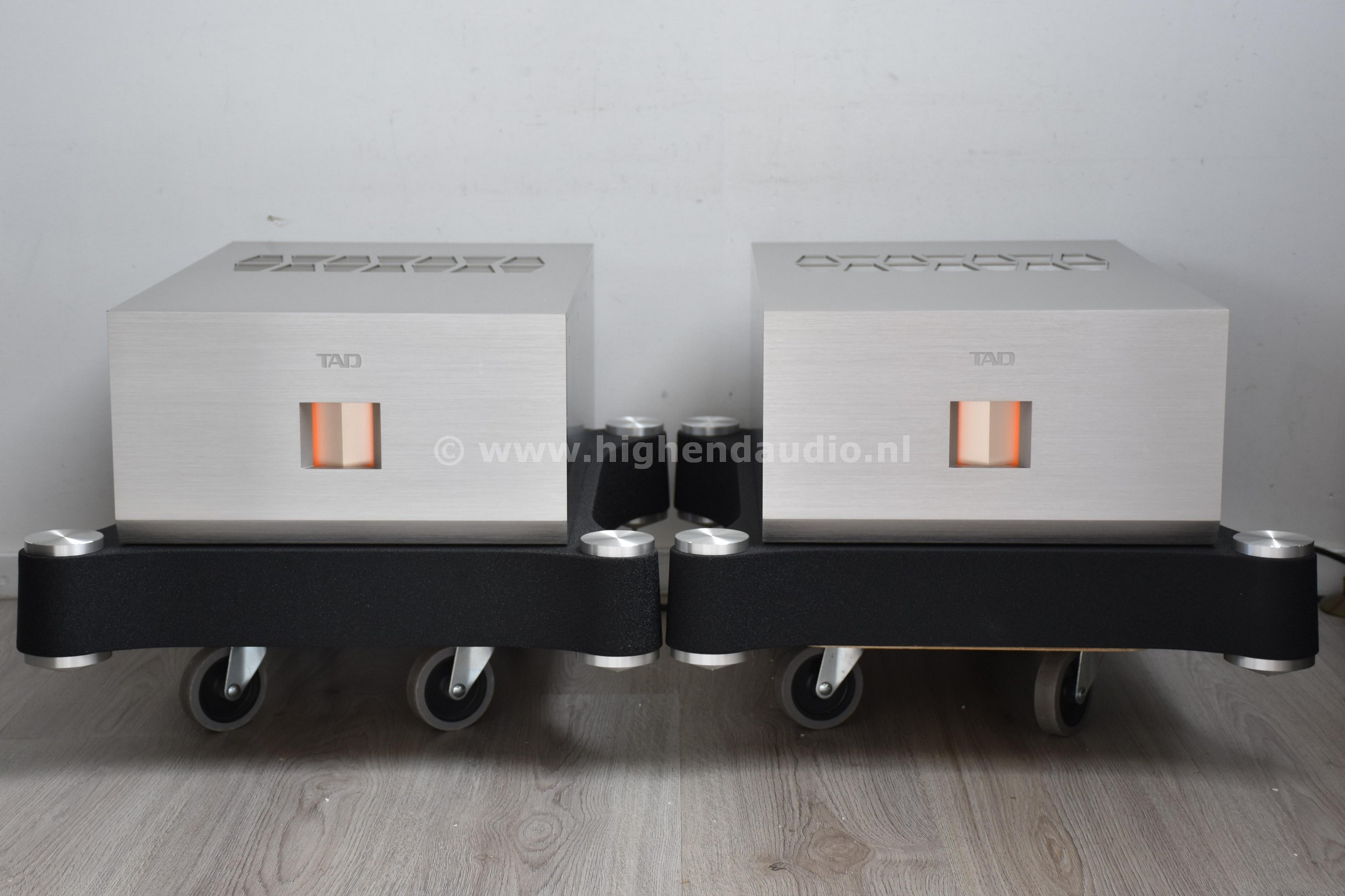 TAD-M600-MFPK000007EM-MFPK000008EM-front_wm