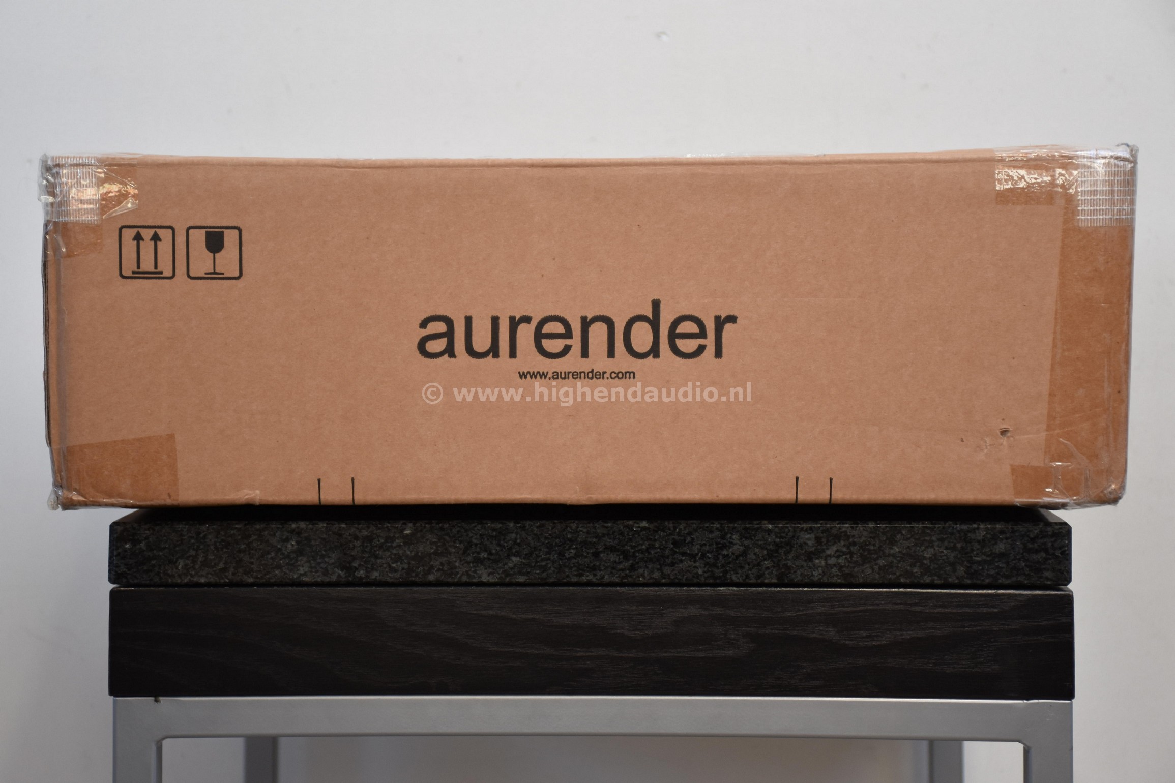 Aurender-N100H-2TBMQA-N100BJN704-box_wm