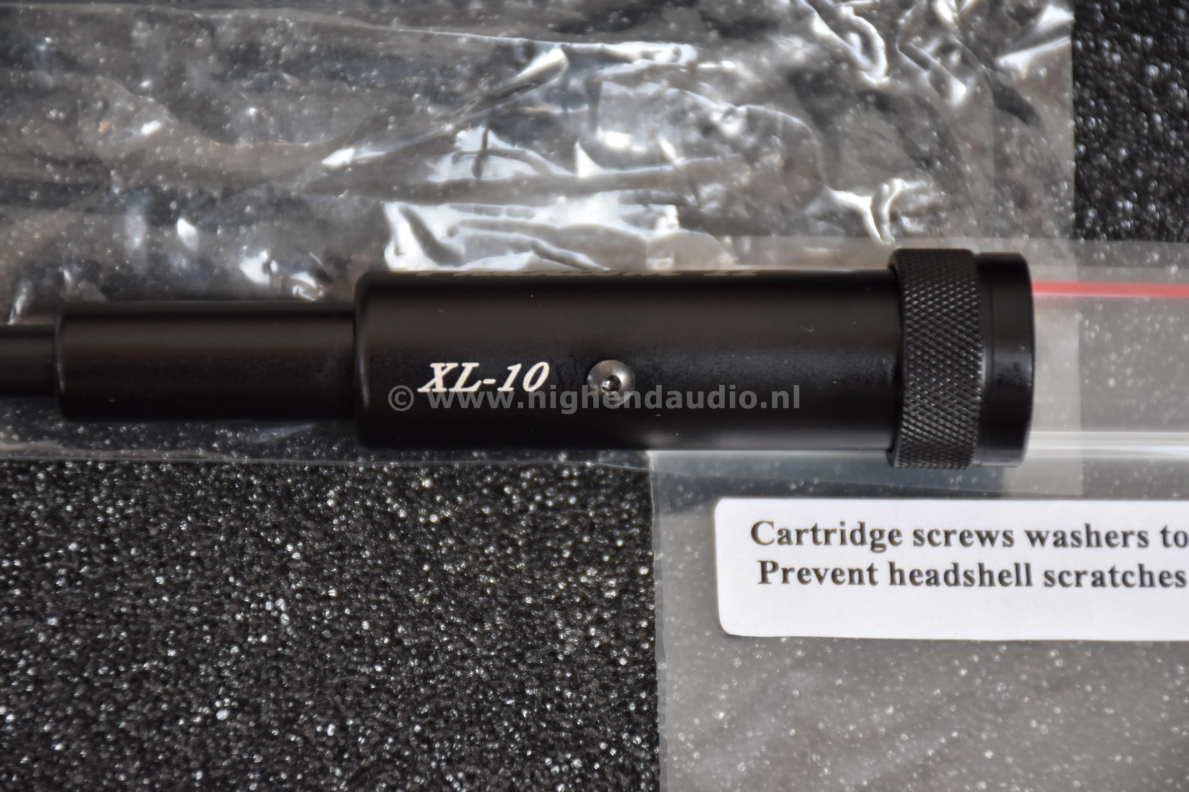 Graham-PhantomII-armwand-XL10-closeup2_wm