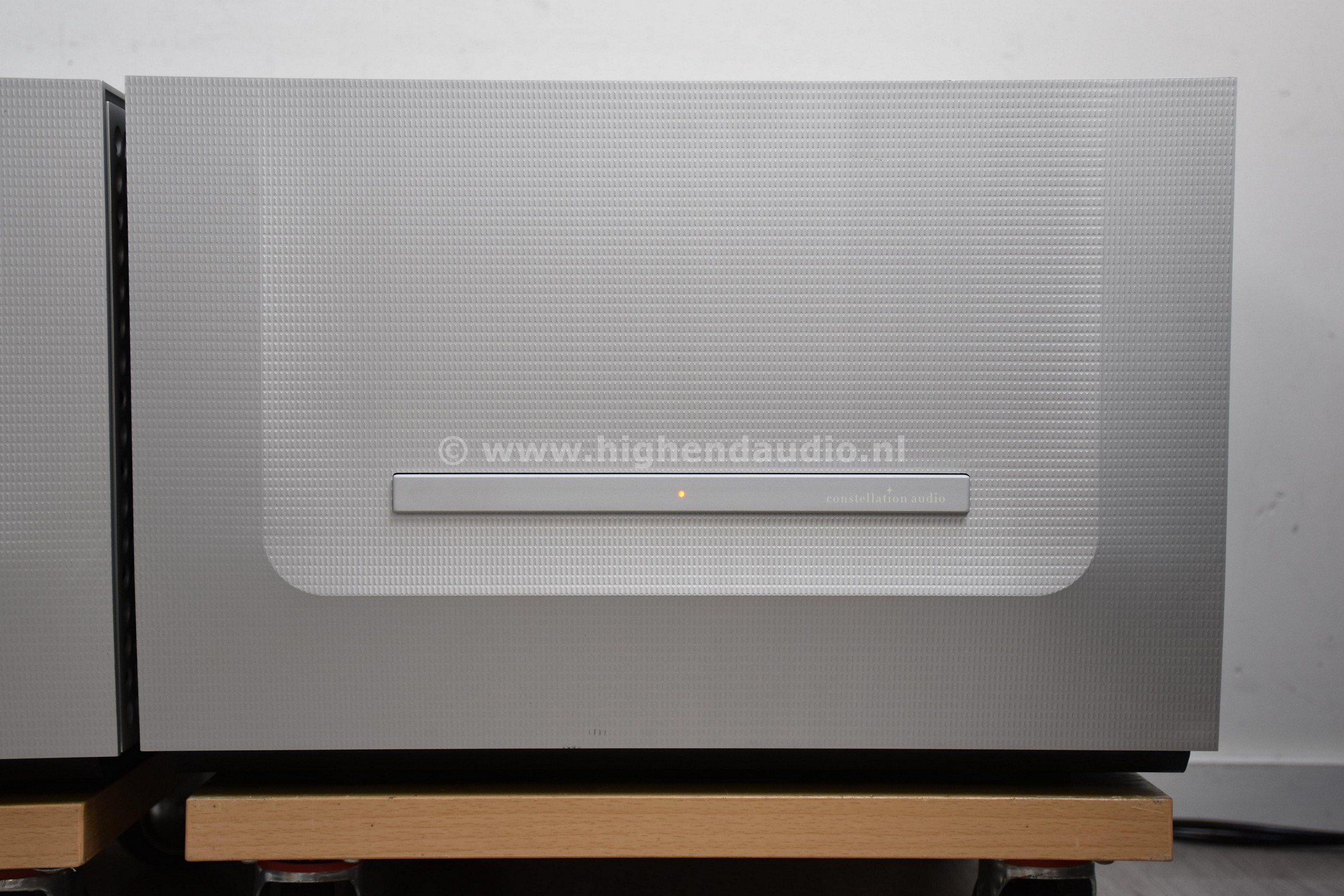 Constellation-CentaurMono-1101121501-1101121502-frontright_wm