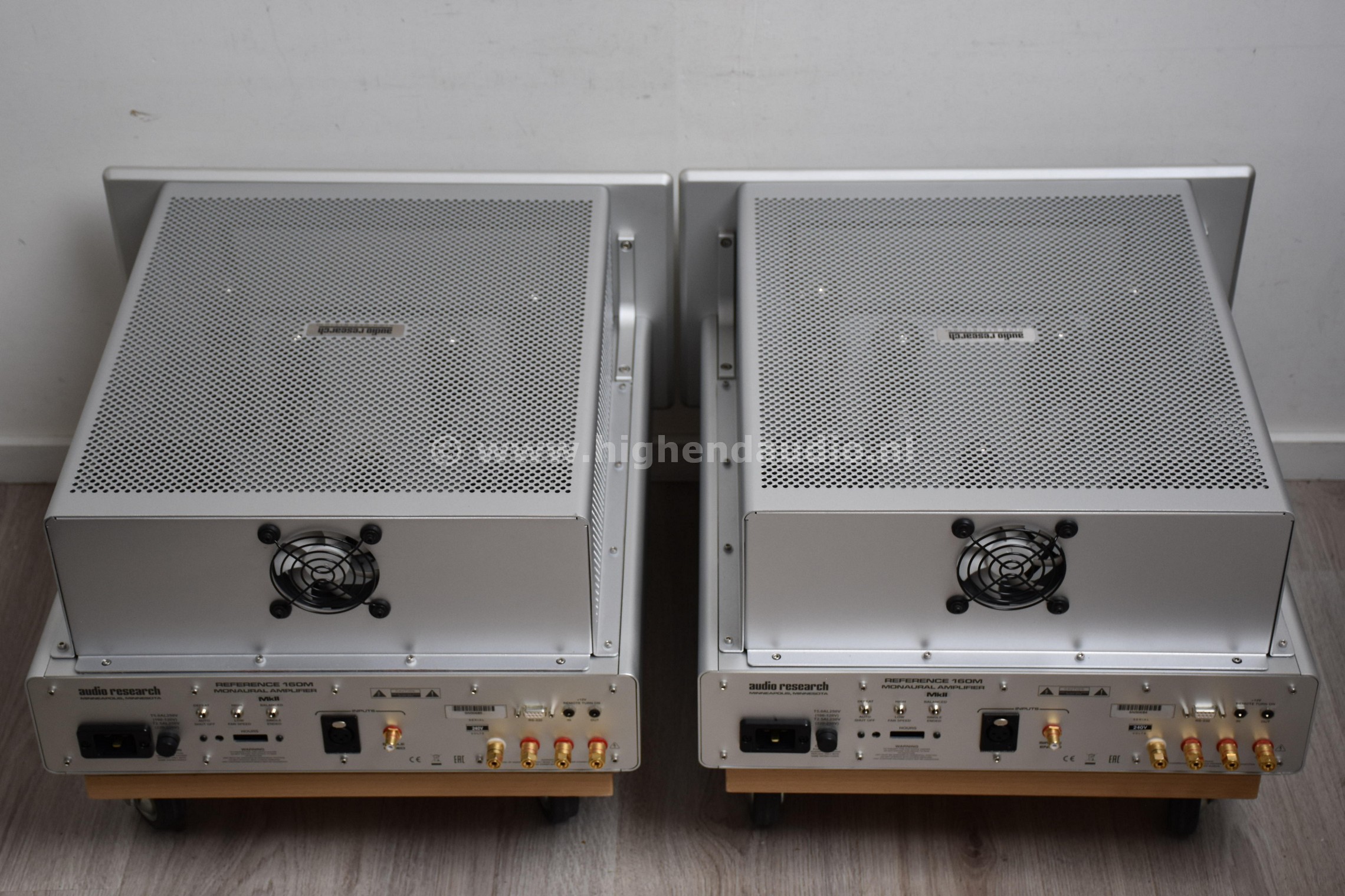 AR-Reference160M-MKII-50684-50685-topback_wm