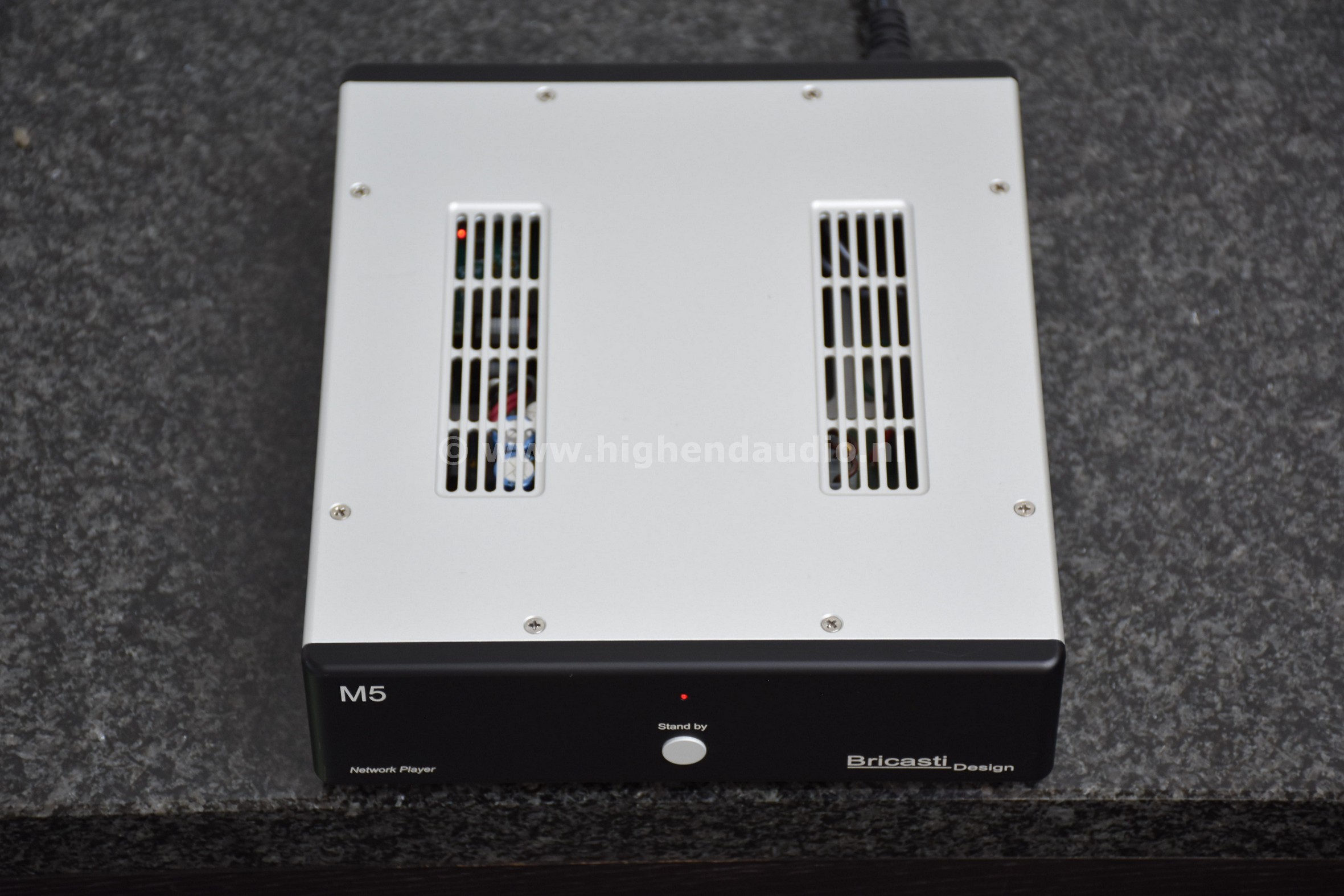 Bricasti-M5-1027-top_wm