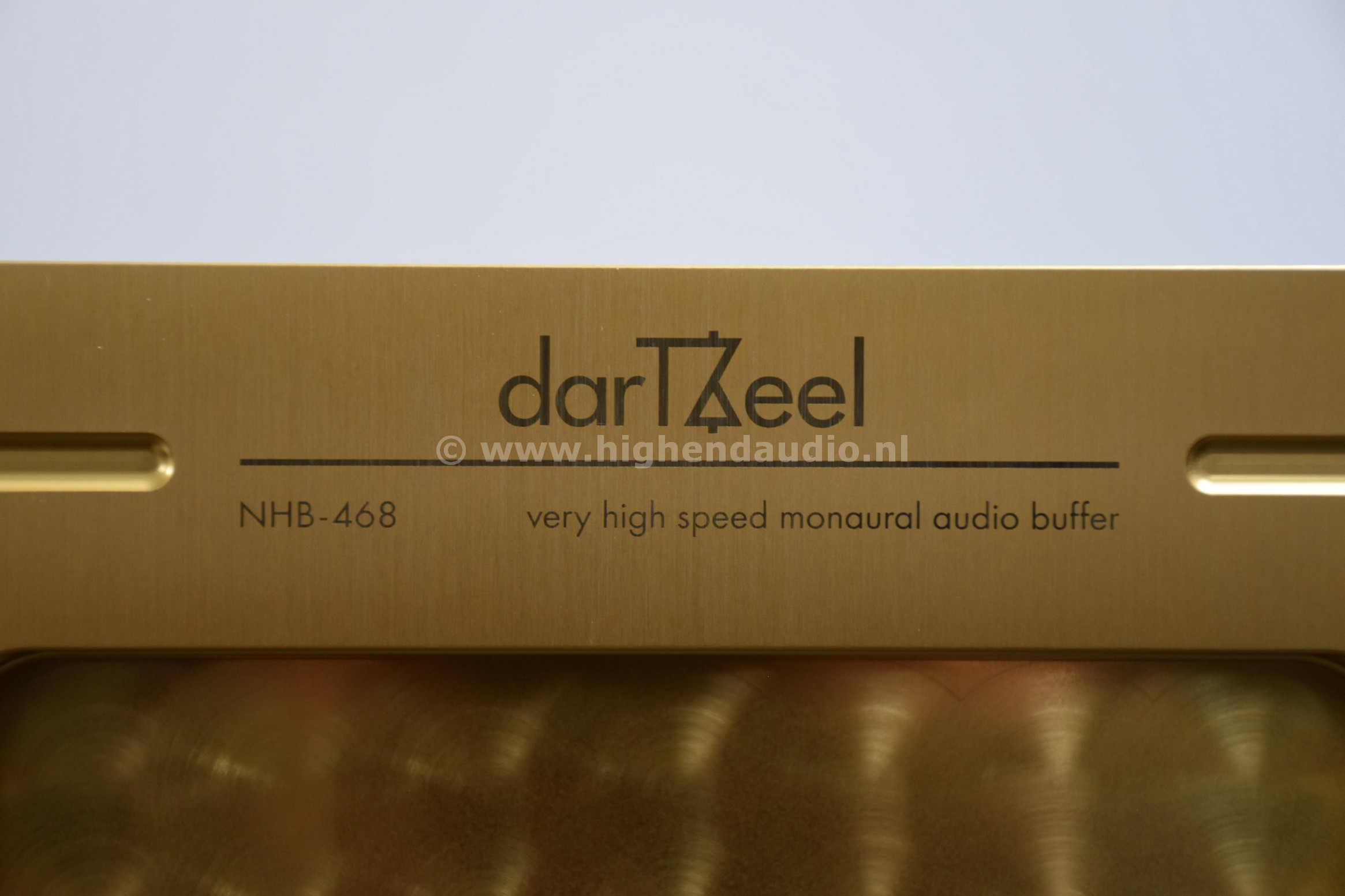 Dartzeel-NHB468-HBTZUE1468.049L-HBTZUE1468.049R-frontcloseup1_wm