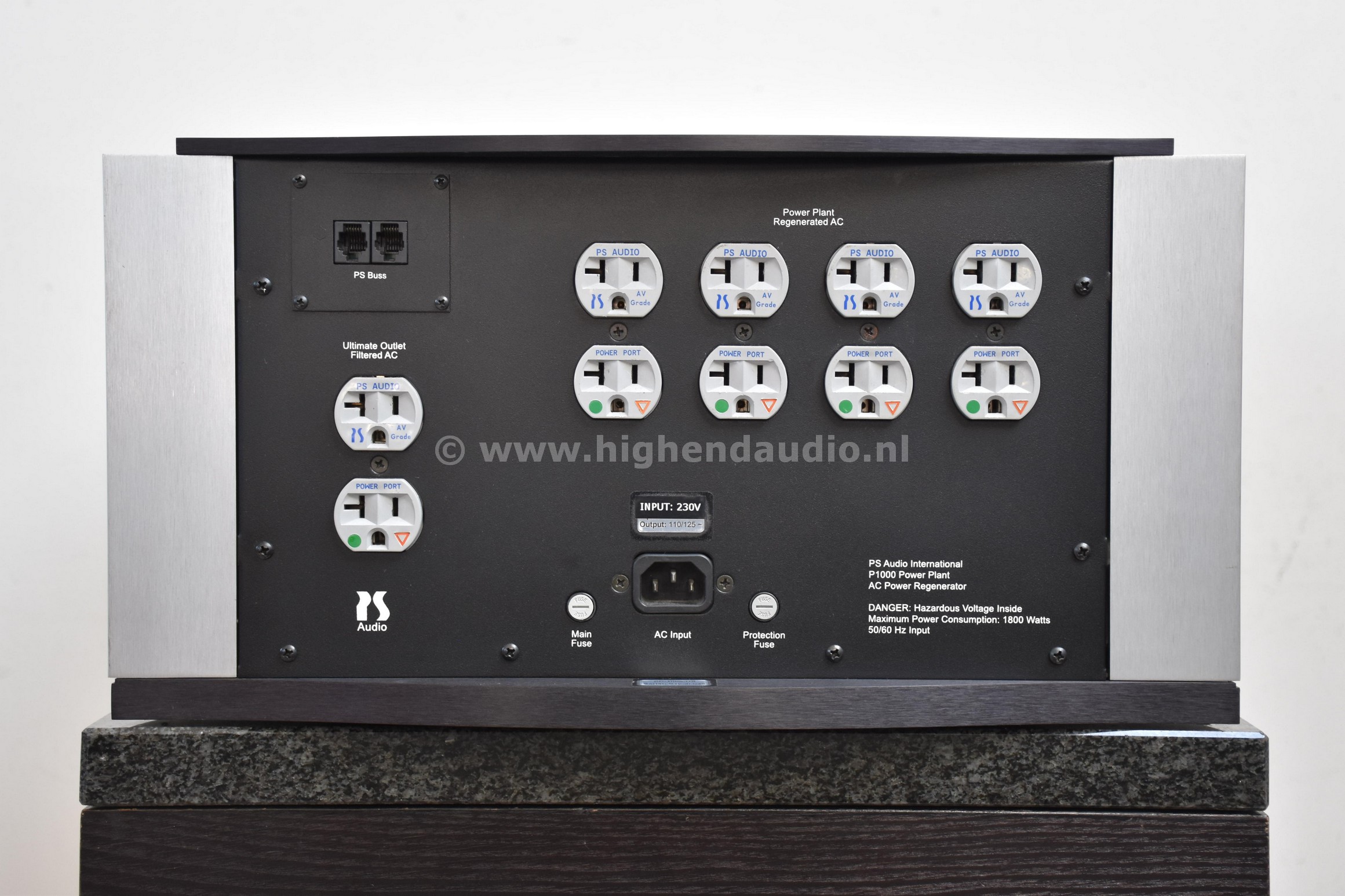 PSAudio-PP1000-P103L036-back_wm