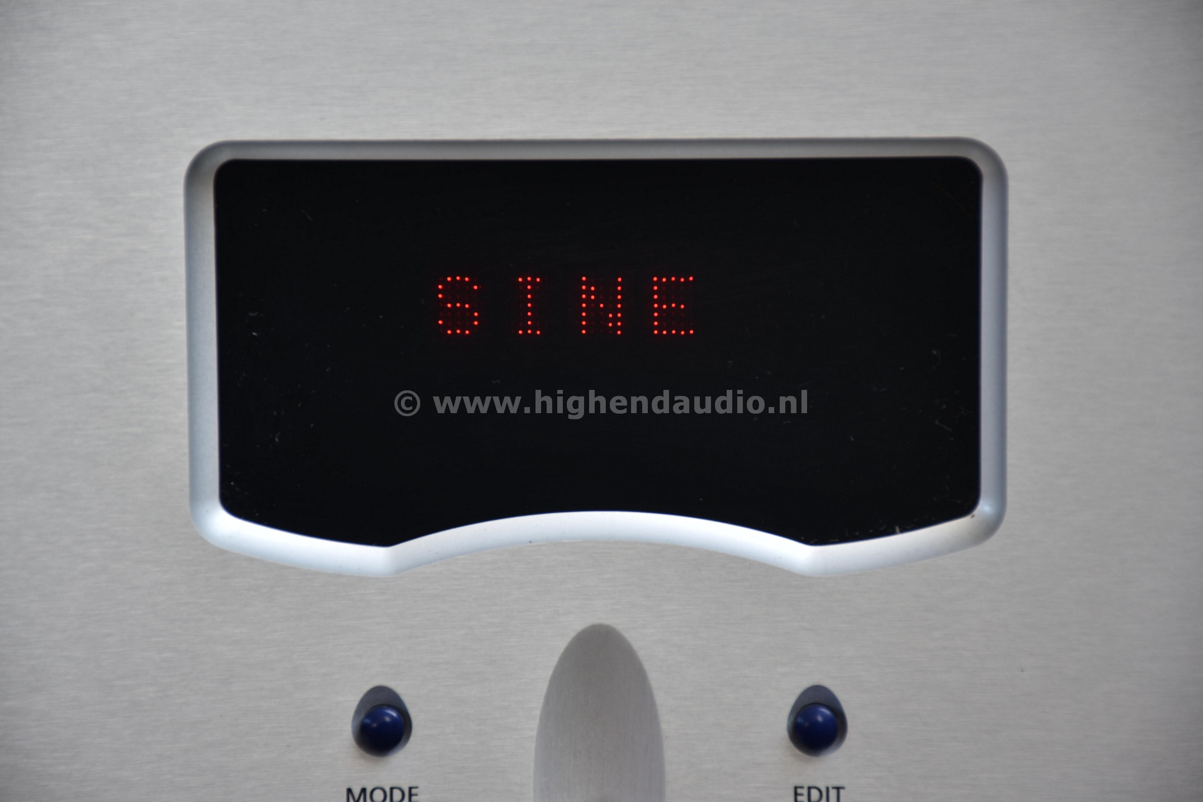 PSAudio-PP1000-P103L036-display3_wm