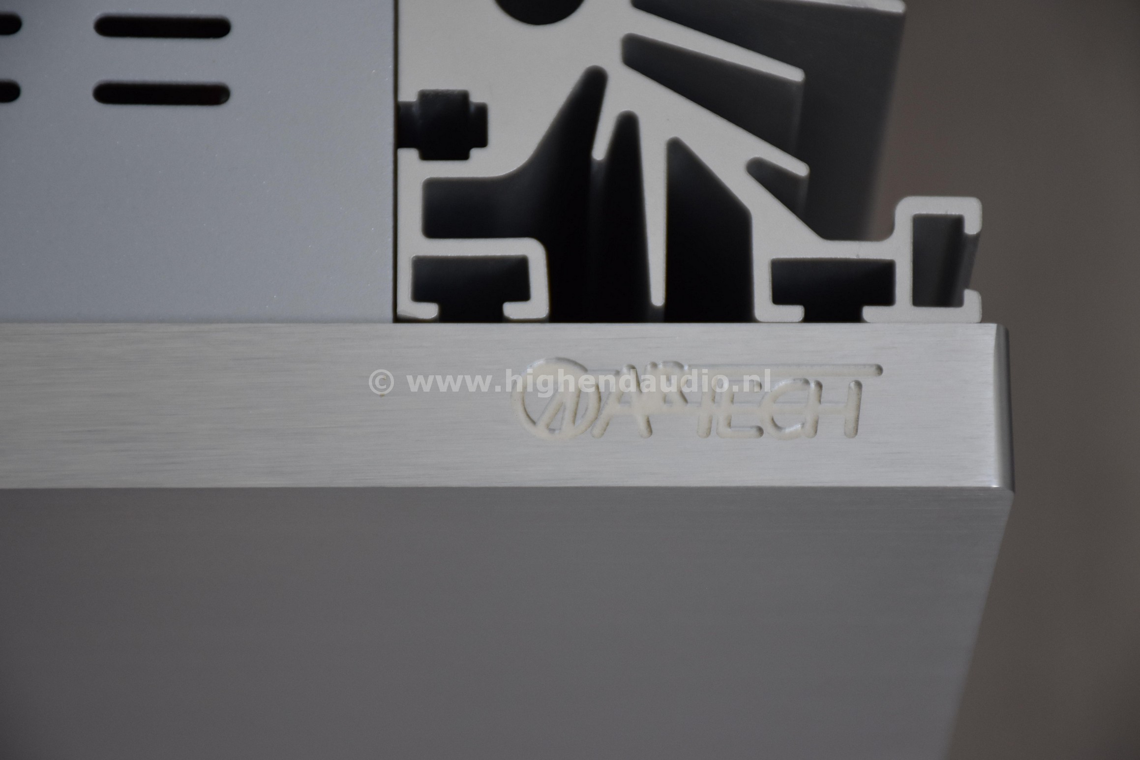 AudioAnalogue-DonizettiAnniversary-BelliniAnniversary-7800ATEA19N01-7700ATCA19N02-topcloseup2_wm