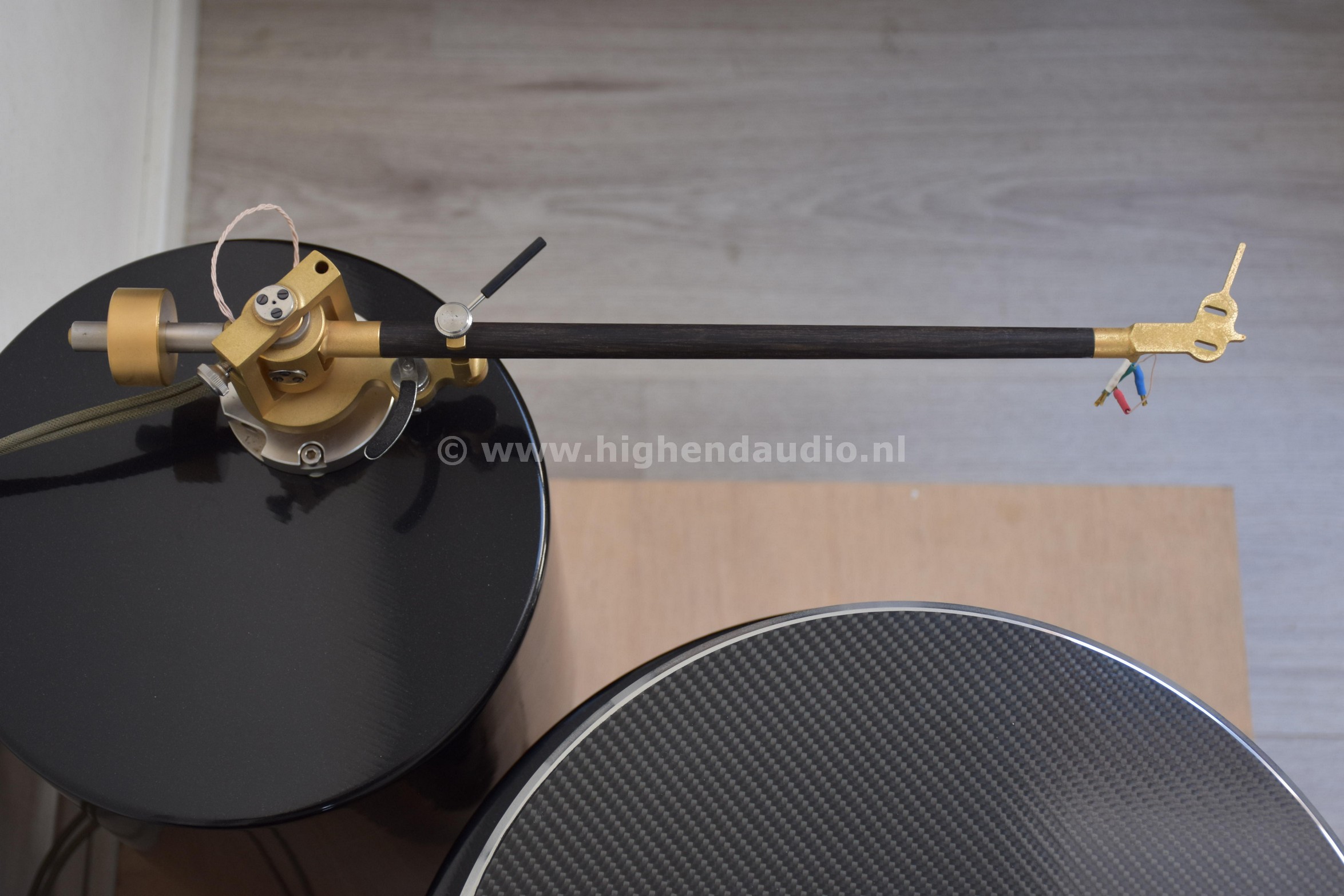 DaVinciAudioLabs-AASGabriel-LimitedEdition-5of77-tonearm1_wm