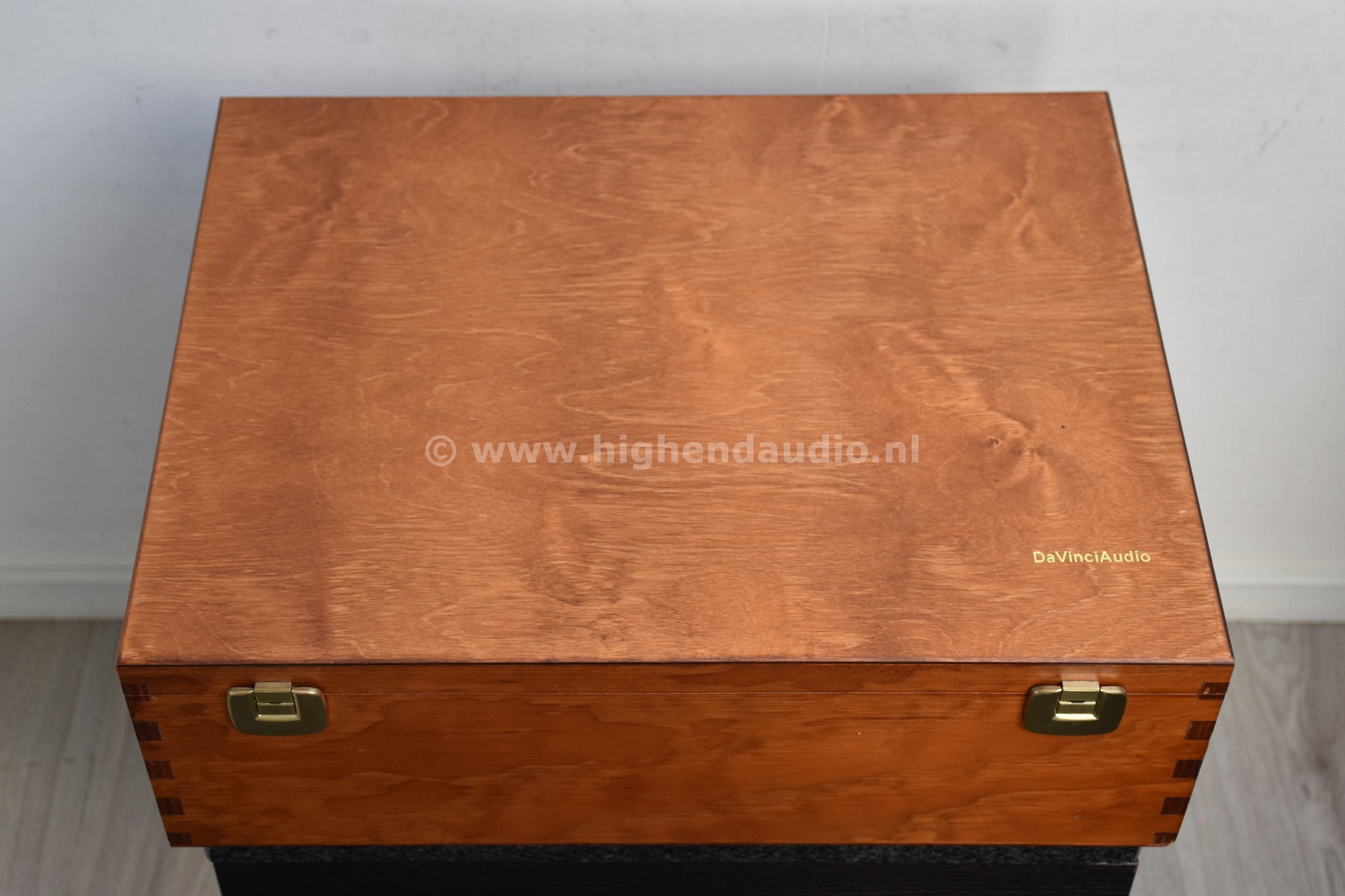 DaVinciAudioLabs-AASGabriel-LimitedEdition-5of77-tonearmbox_wm