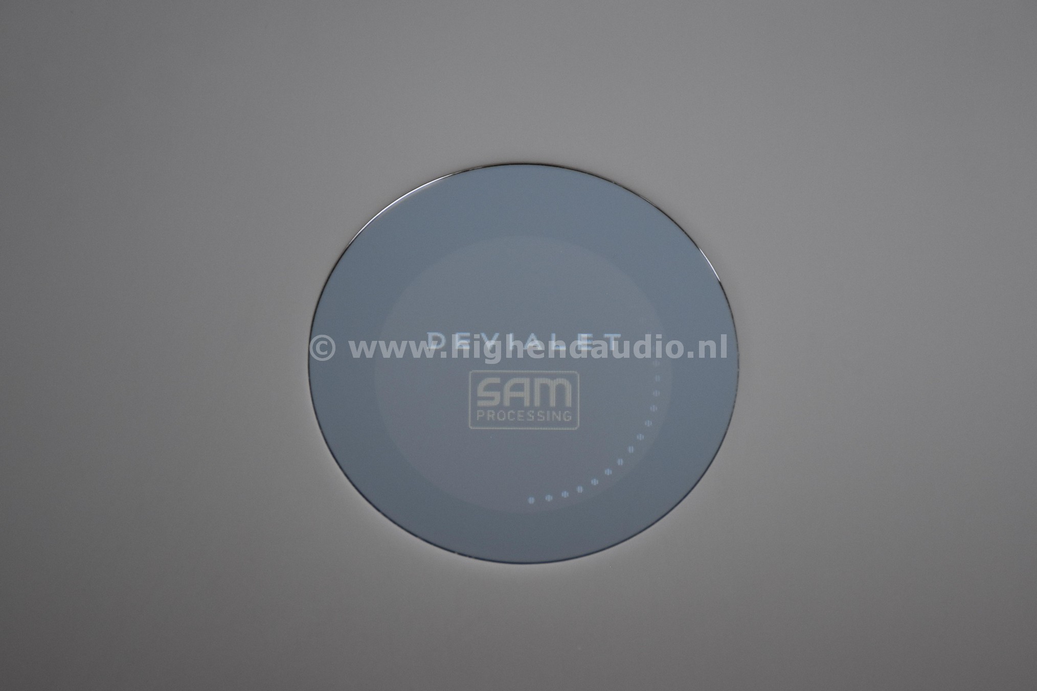 Devialet-200-06867B1-display3_wm