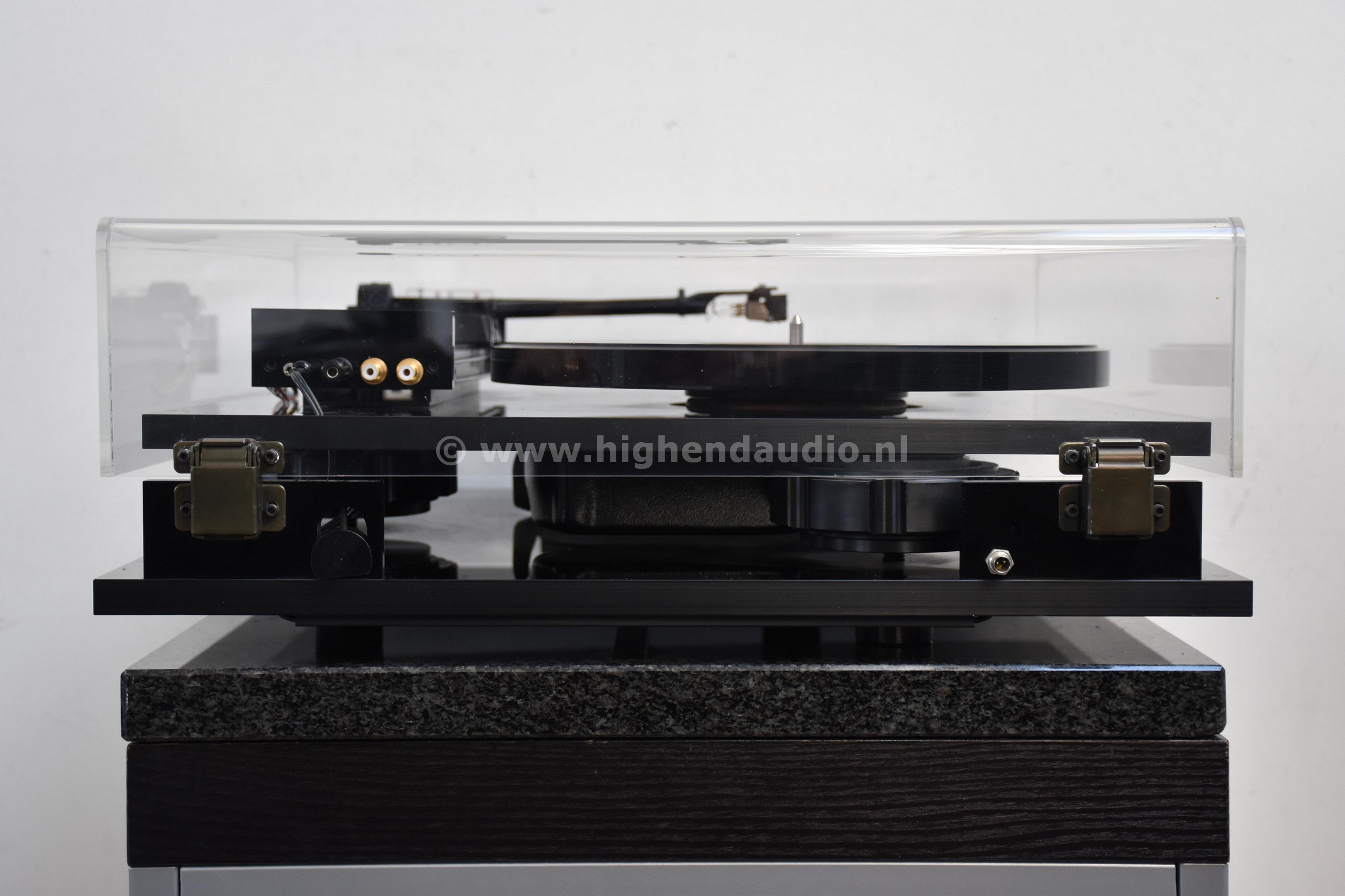 Goldmund-Studietto-2028-II-back_wm