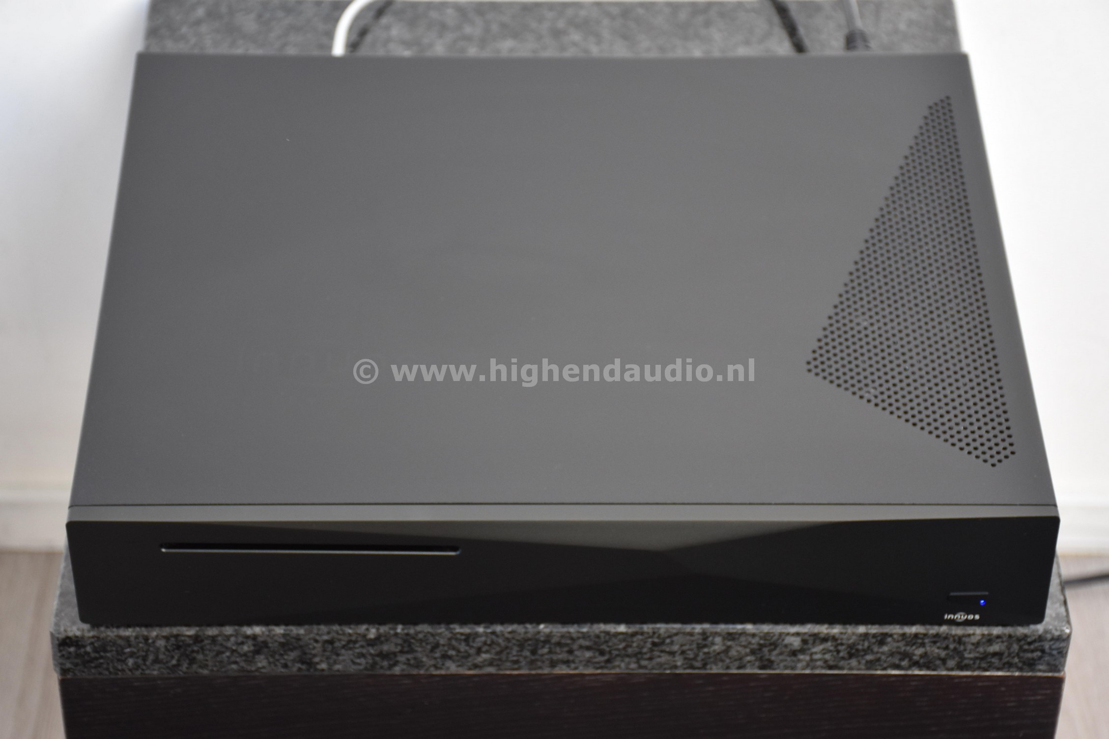 Innuos-ZenithMKII-1702000004109-top_wm