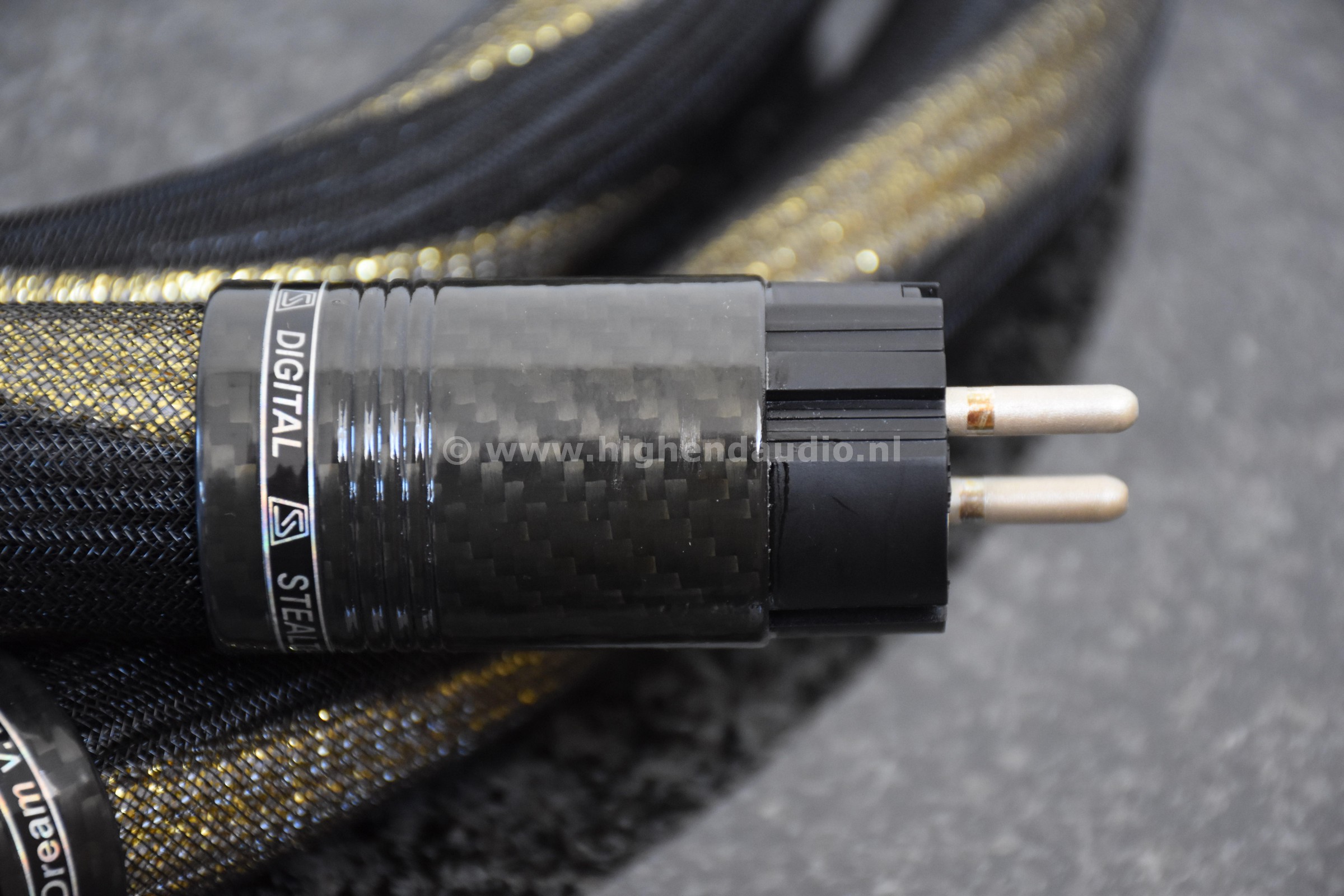 Stealth-DreamV12-Digital-2m-0300316-detail3_wm