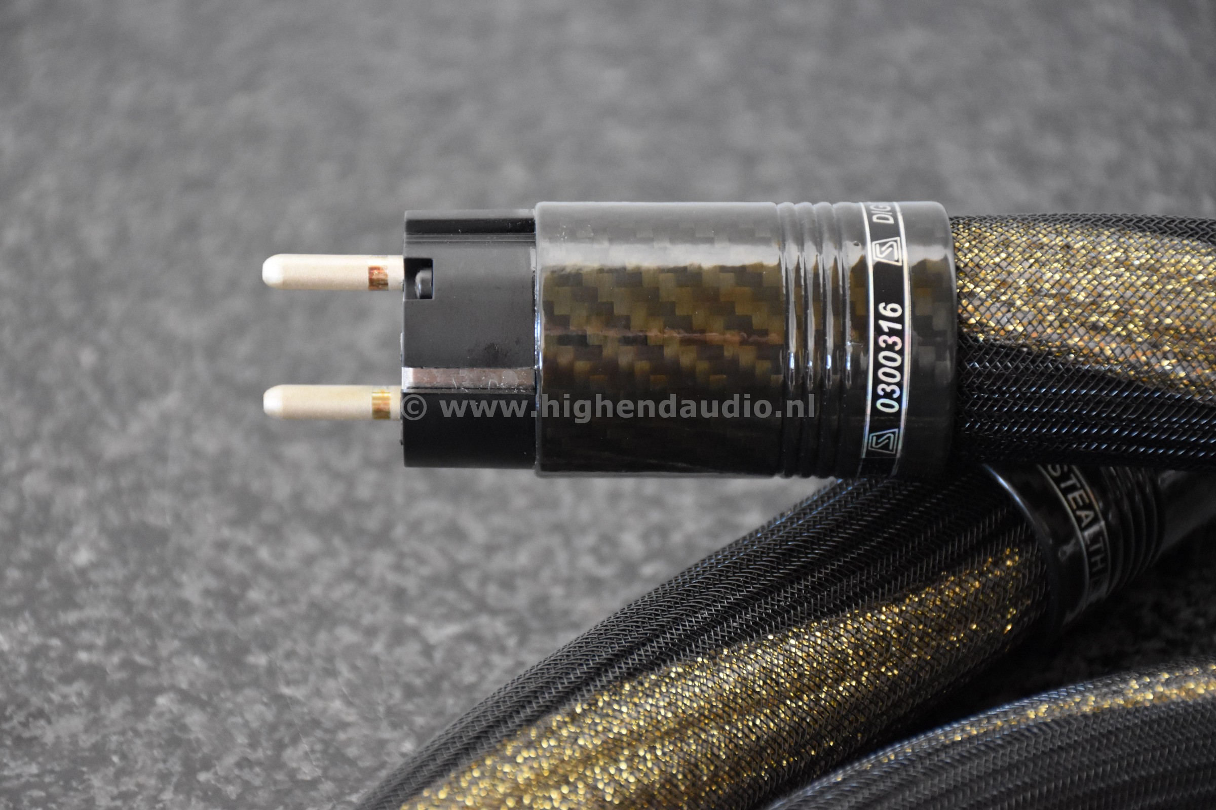 Stealth-DreamV12-Digital-2m-0300316-sernr_wm