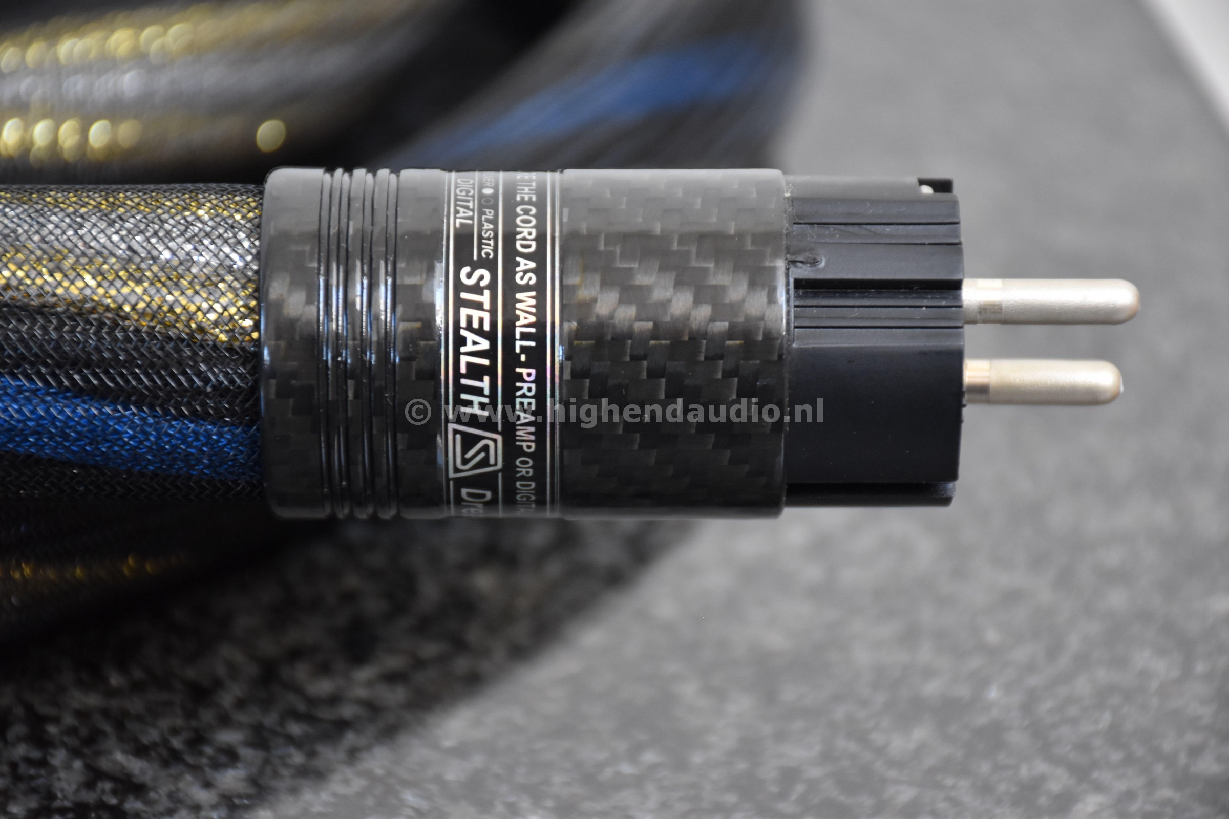 Stealth-DreamV12-Universal-2m-8940115-detail2_wm