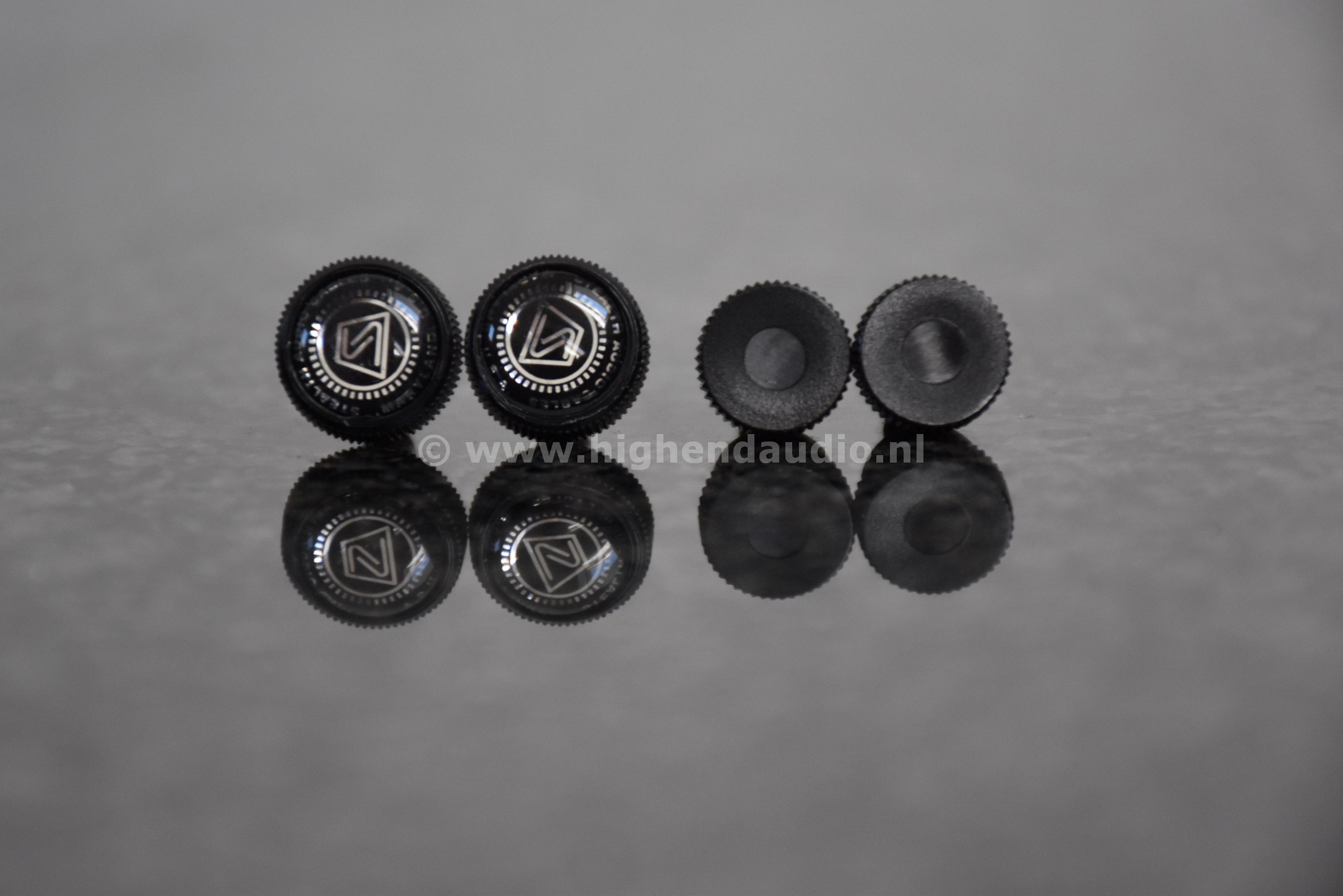 Stealth-DreamV12-Universal-2m-8940115-plugs_wm
