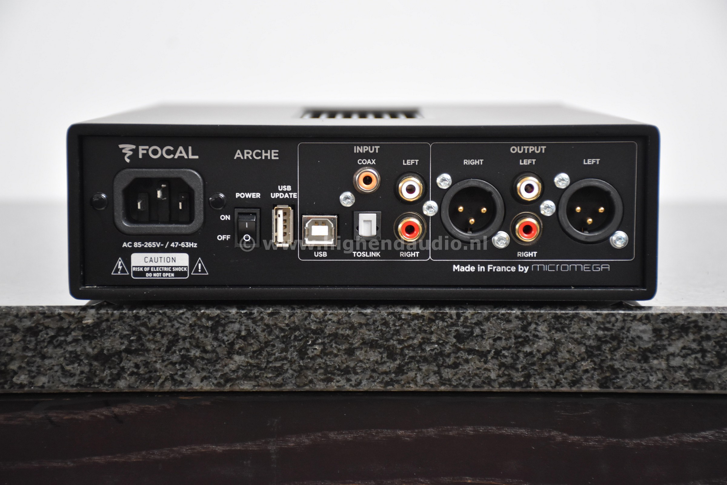 Focal-Arche-30208953V1000633-back_wm
