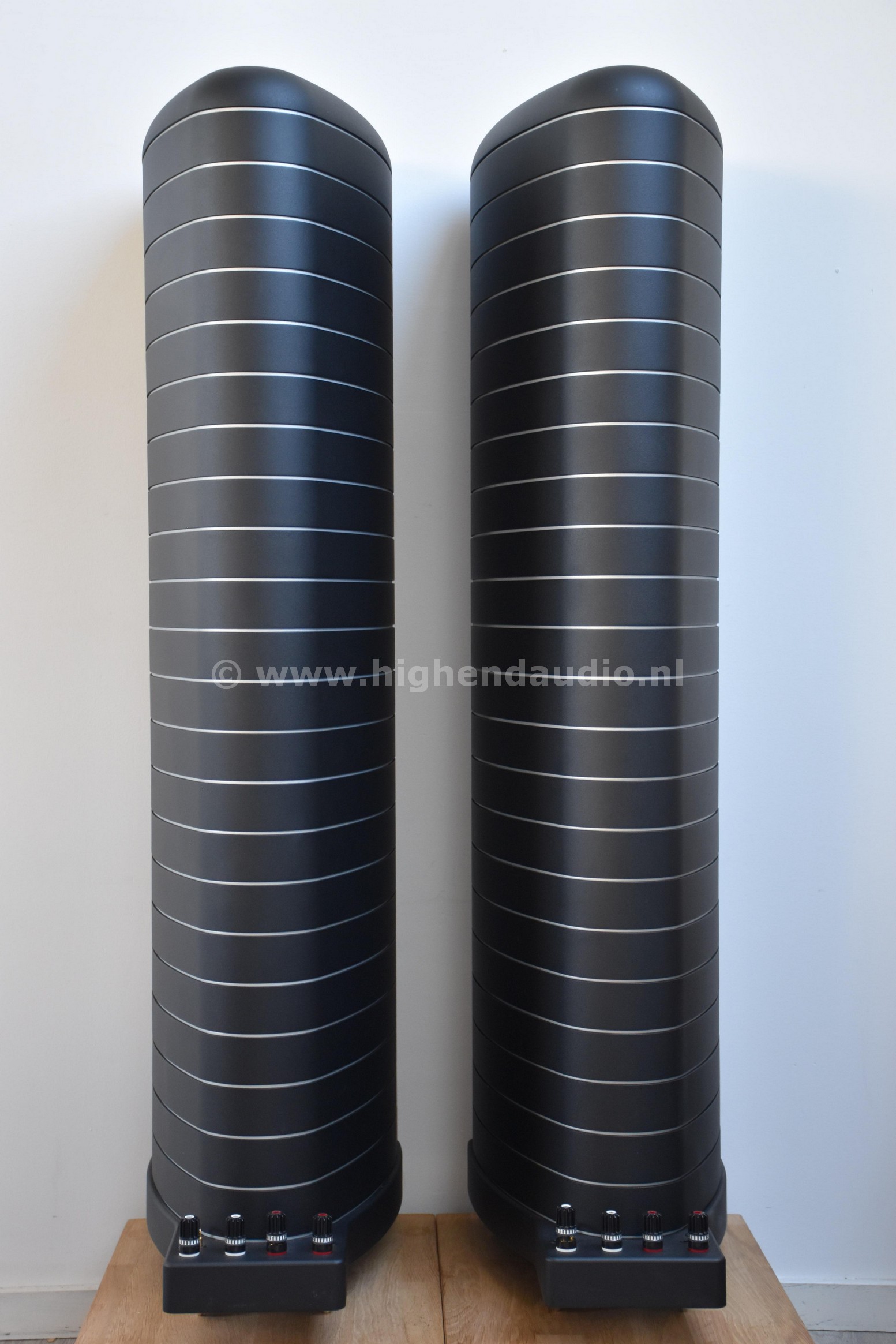 Gauder-DARC60Diamond-GA1911151-back_wm