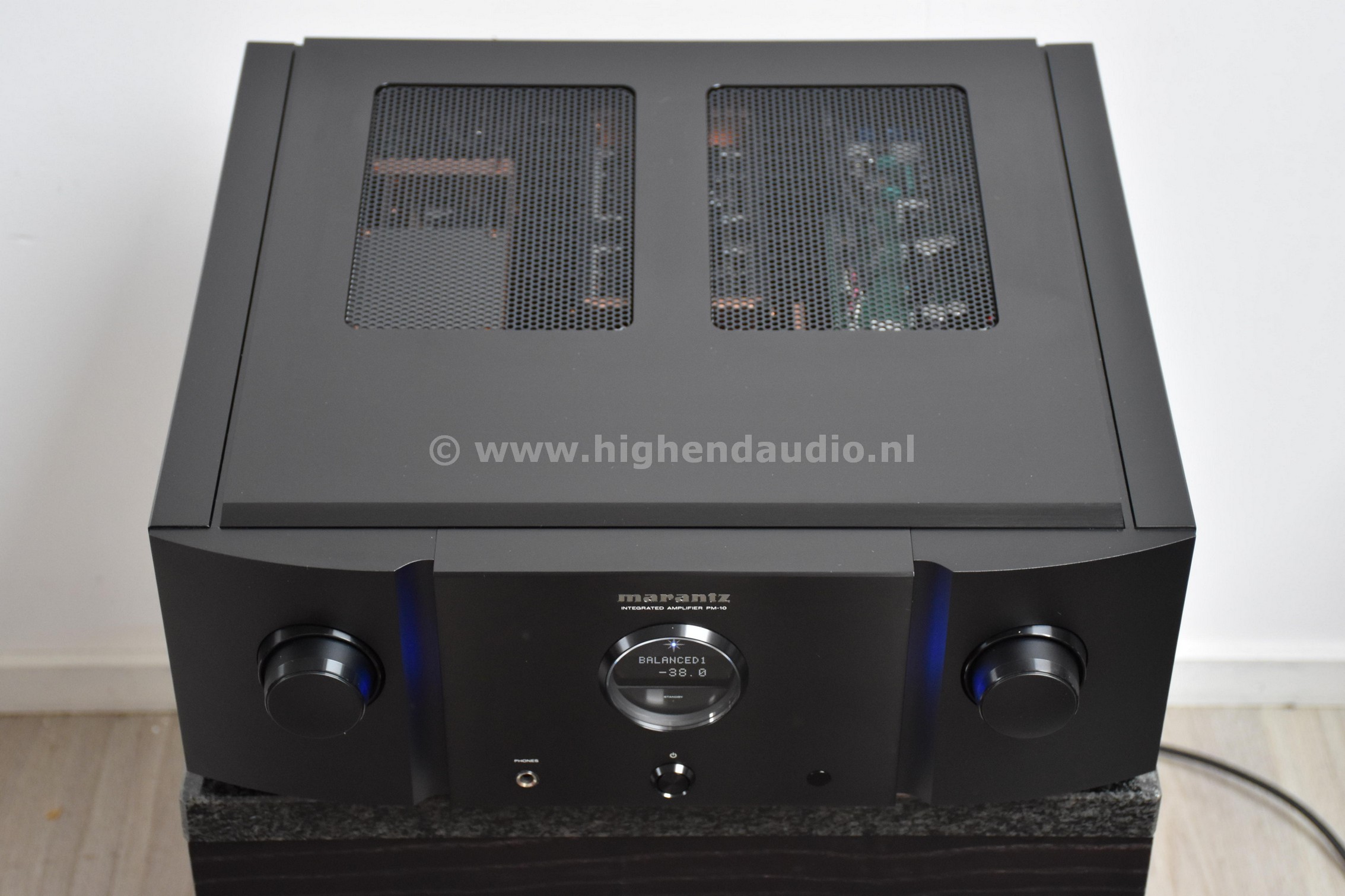 Marantz-PM10S1-AHE15170300137-top_wm