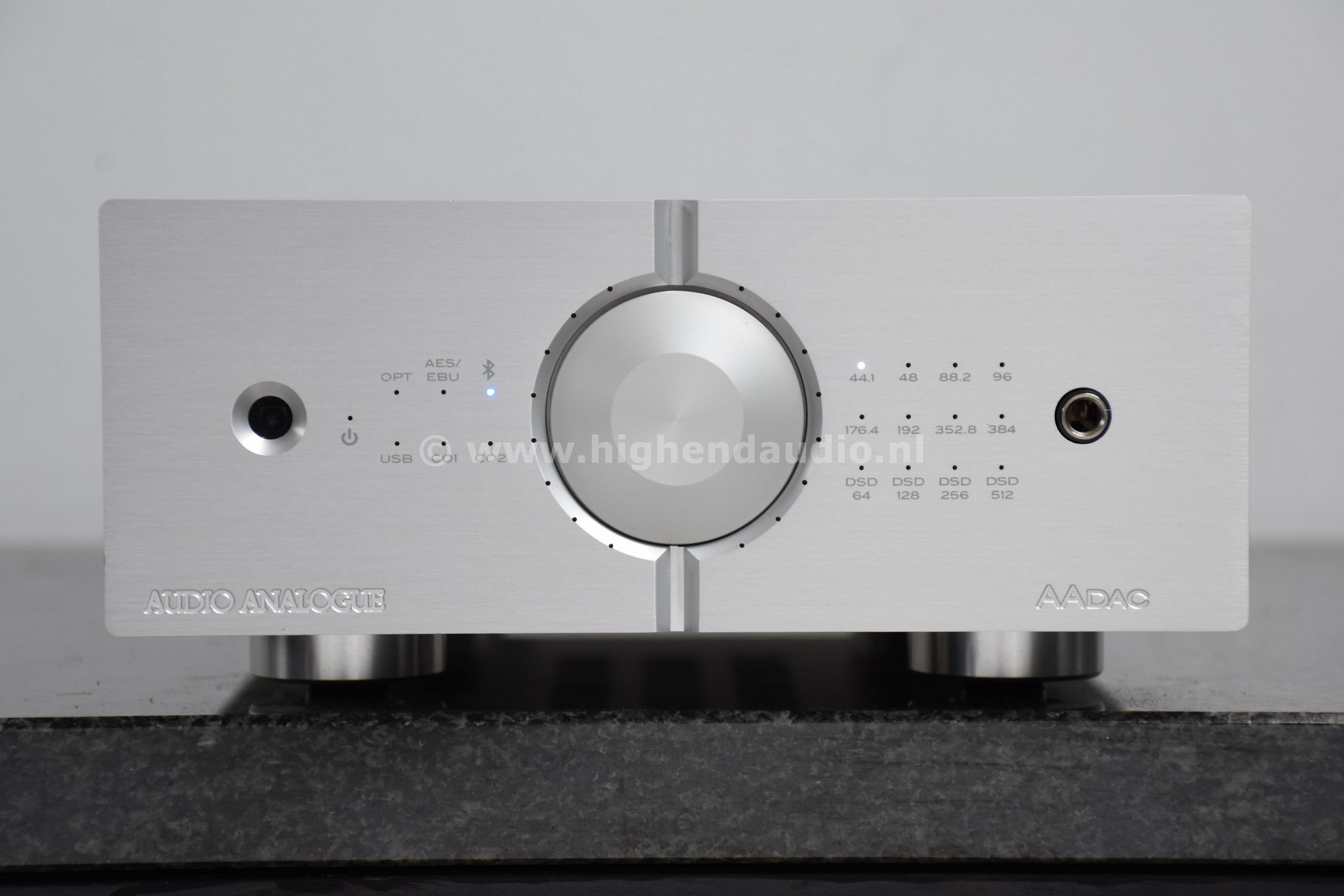 AudioAnalogue-AADac-BT-6600BA19L02-front1_wm