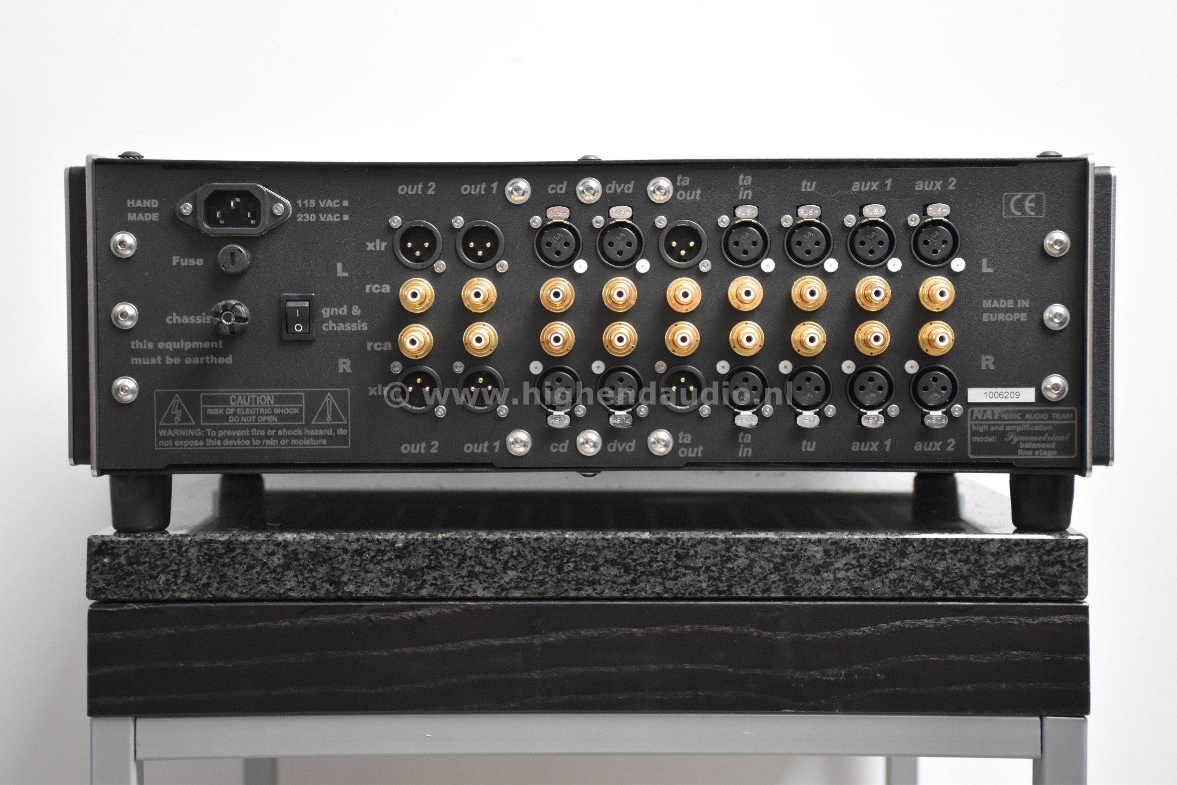 NAT-Symmetrical-1006209-back_wm