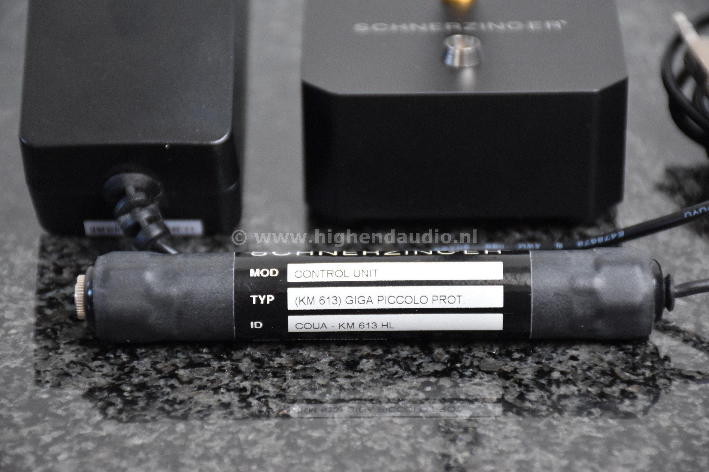 Schnerzinger-GigaPiccoloProtector1-GPPEKM915GF-sernr2_wm