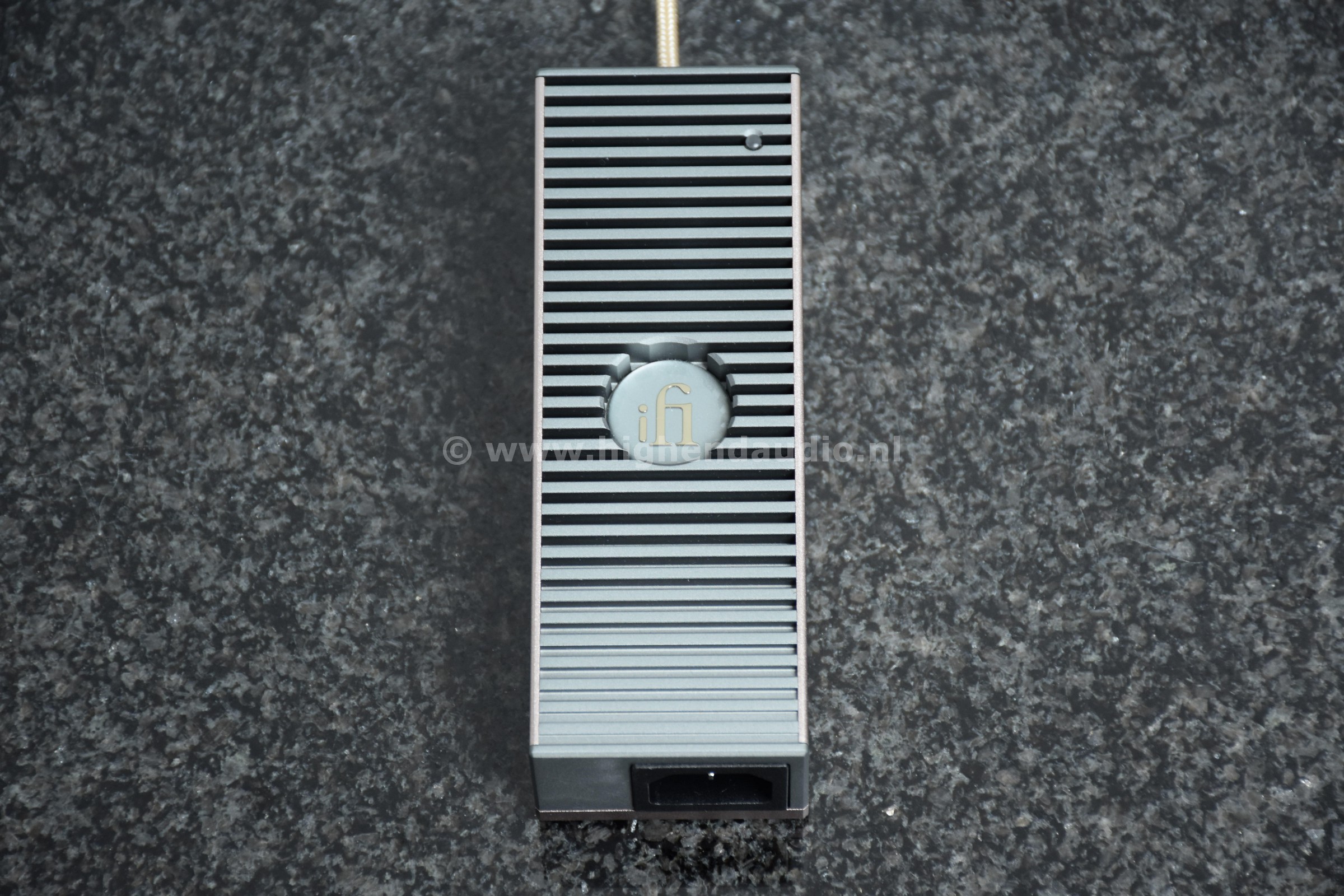 iFi-iDSDProSignature-3013000824-iPowerElite-top_wm