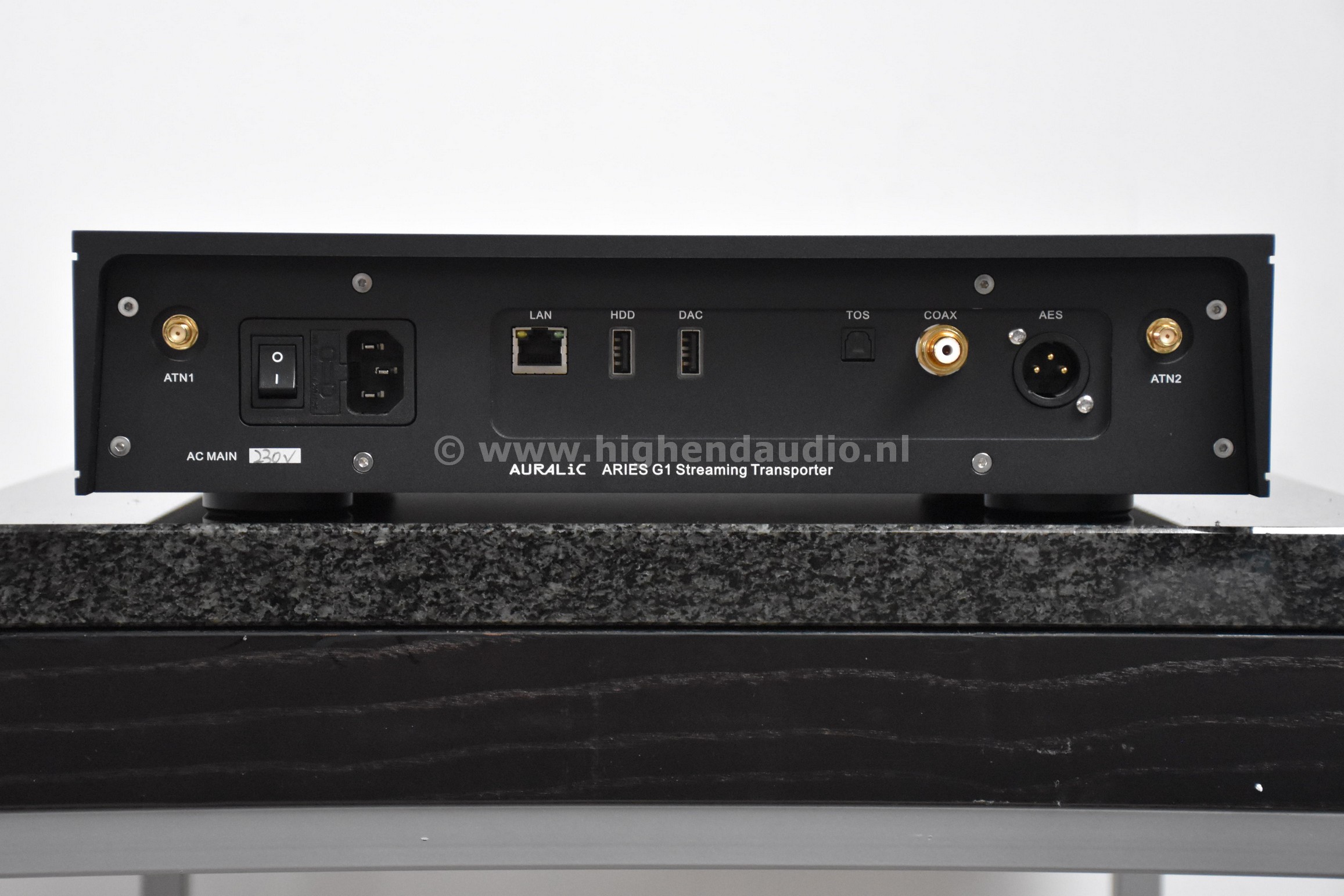 Auralic-AriesG1-82F800SZ-back_wm
