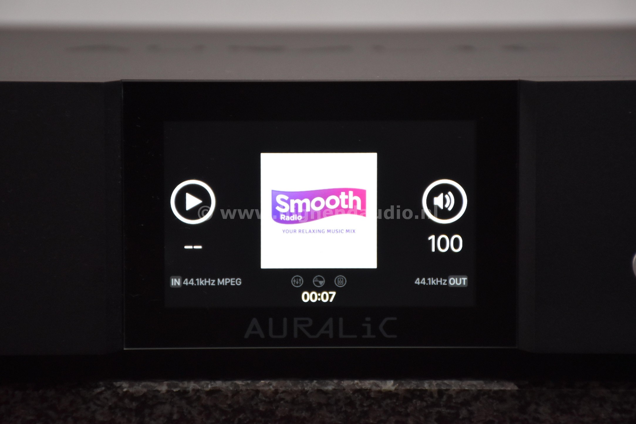 Auralic-AriesG1-82F800SZ-display2_wm