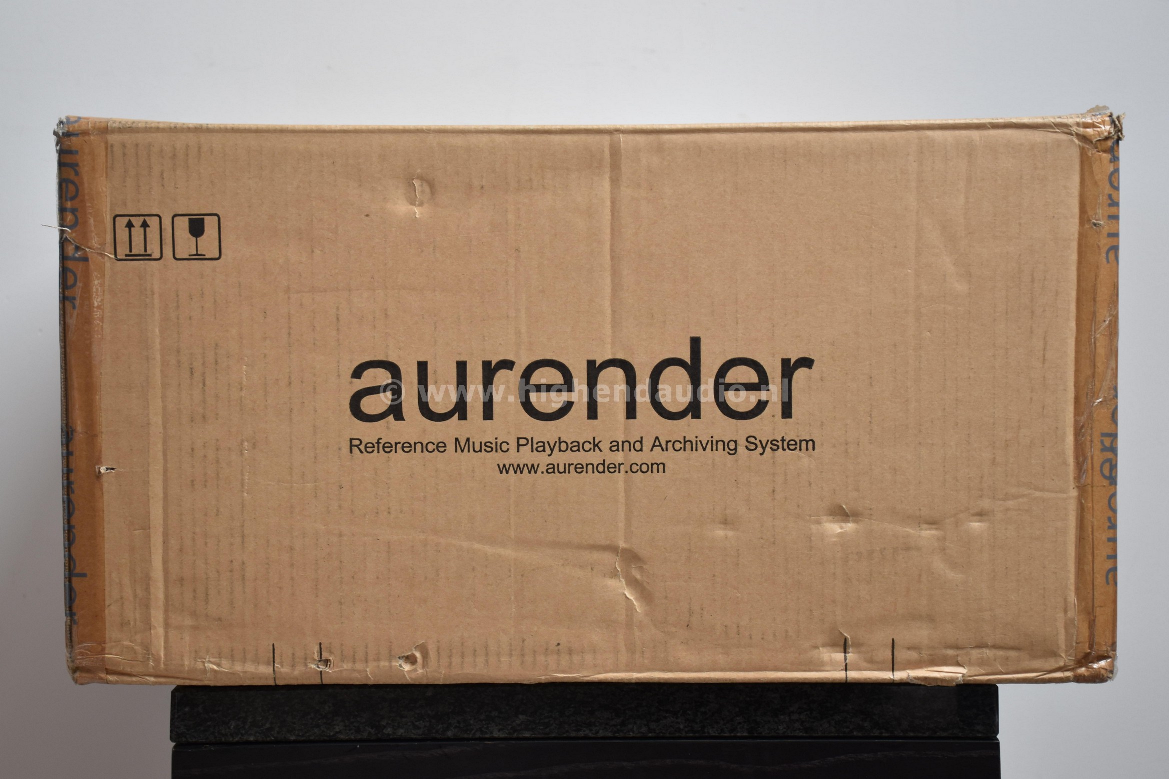 Aurender-W20-W2012TO0019-box_wm