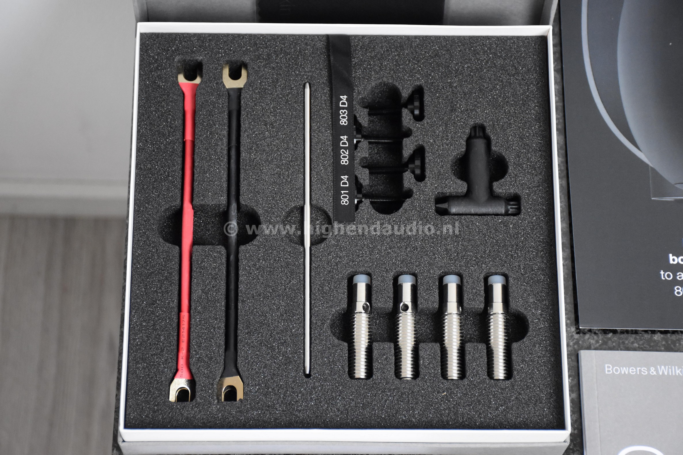 B&W-801D4Signature-3865-3866-accessories_wm