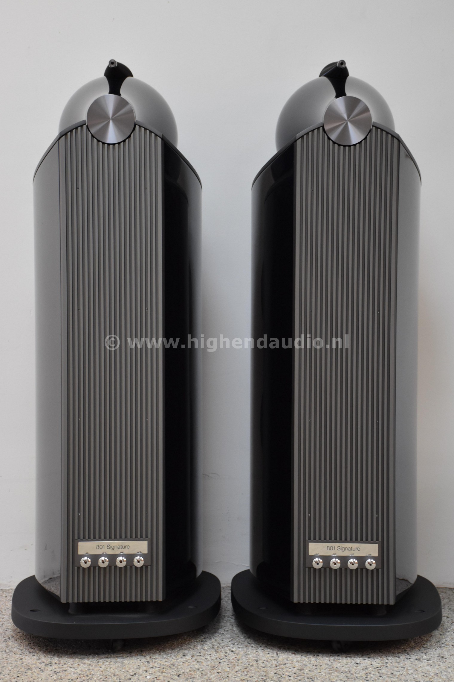 B&W-801D4Signature-3865-3866-back_wm