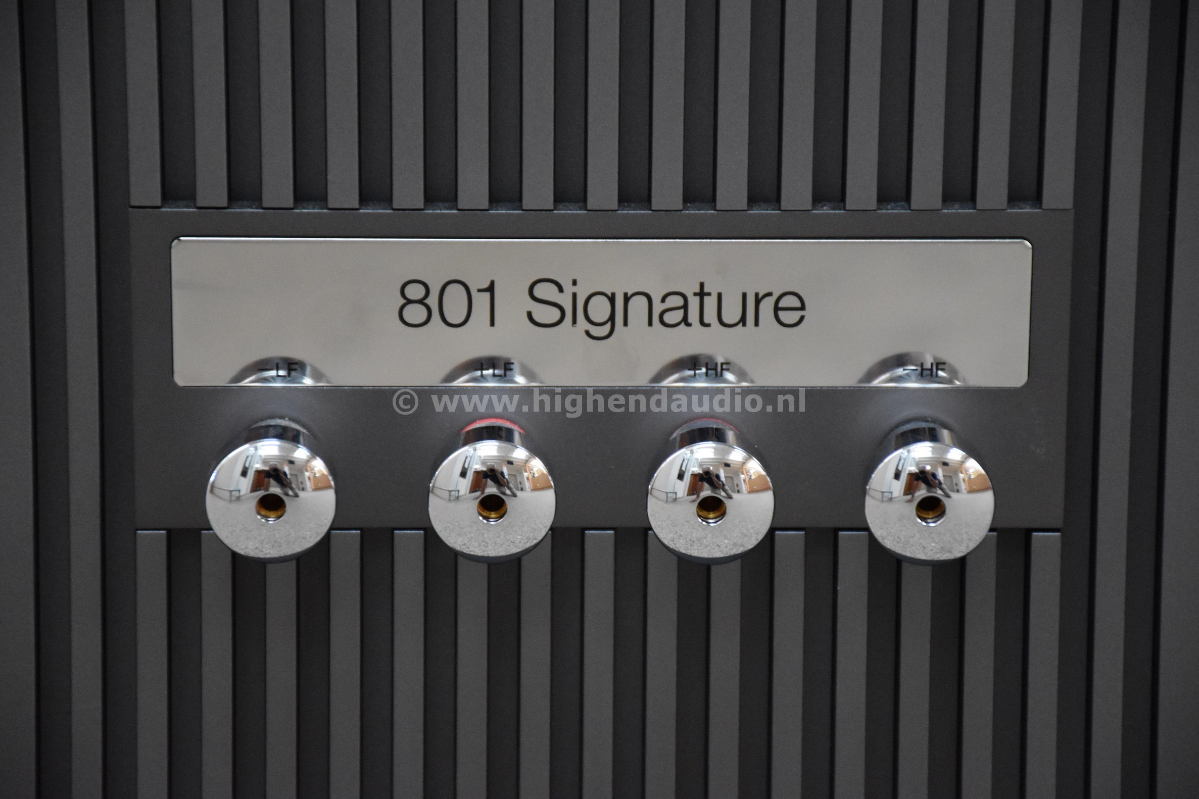 B&W-801D4Signature-3865-3866-terminal_wm