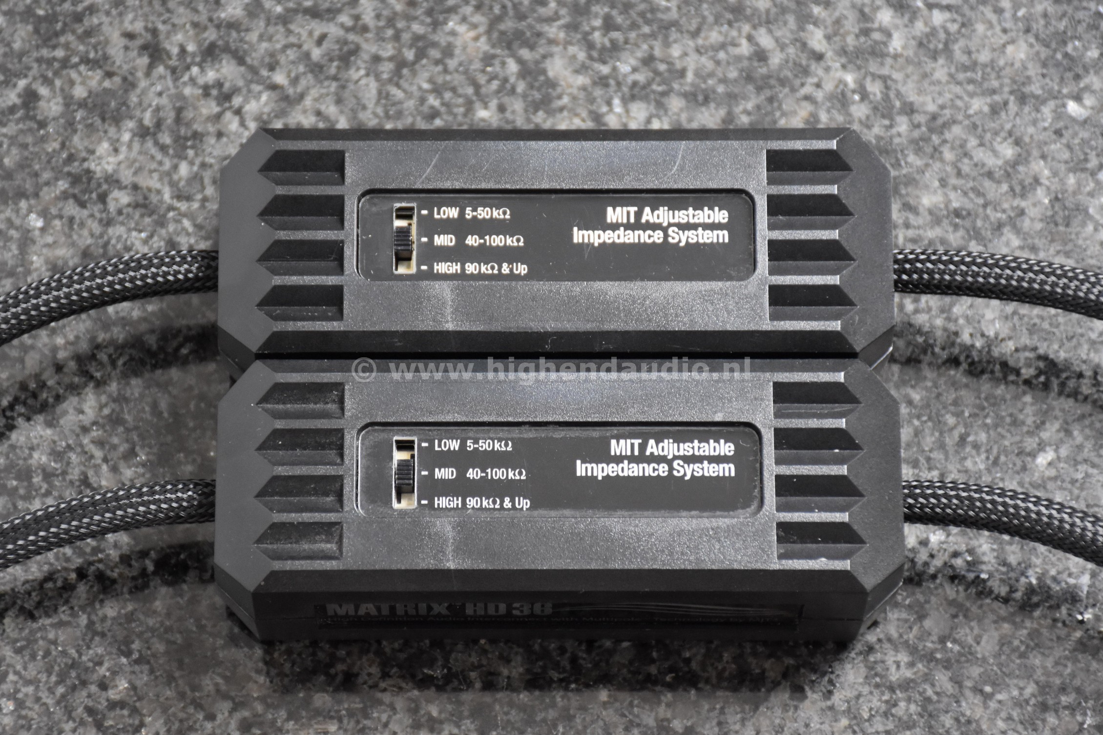 MIT-MatrixHD36-RCA-1m-29100-detail2_wm