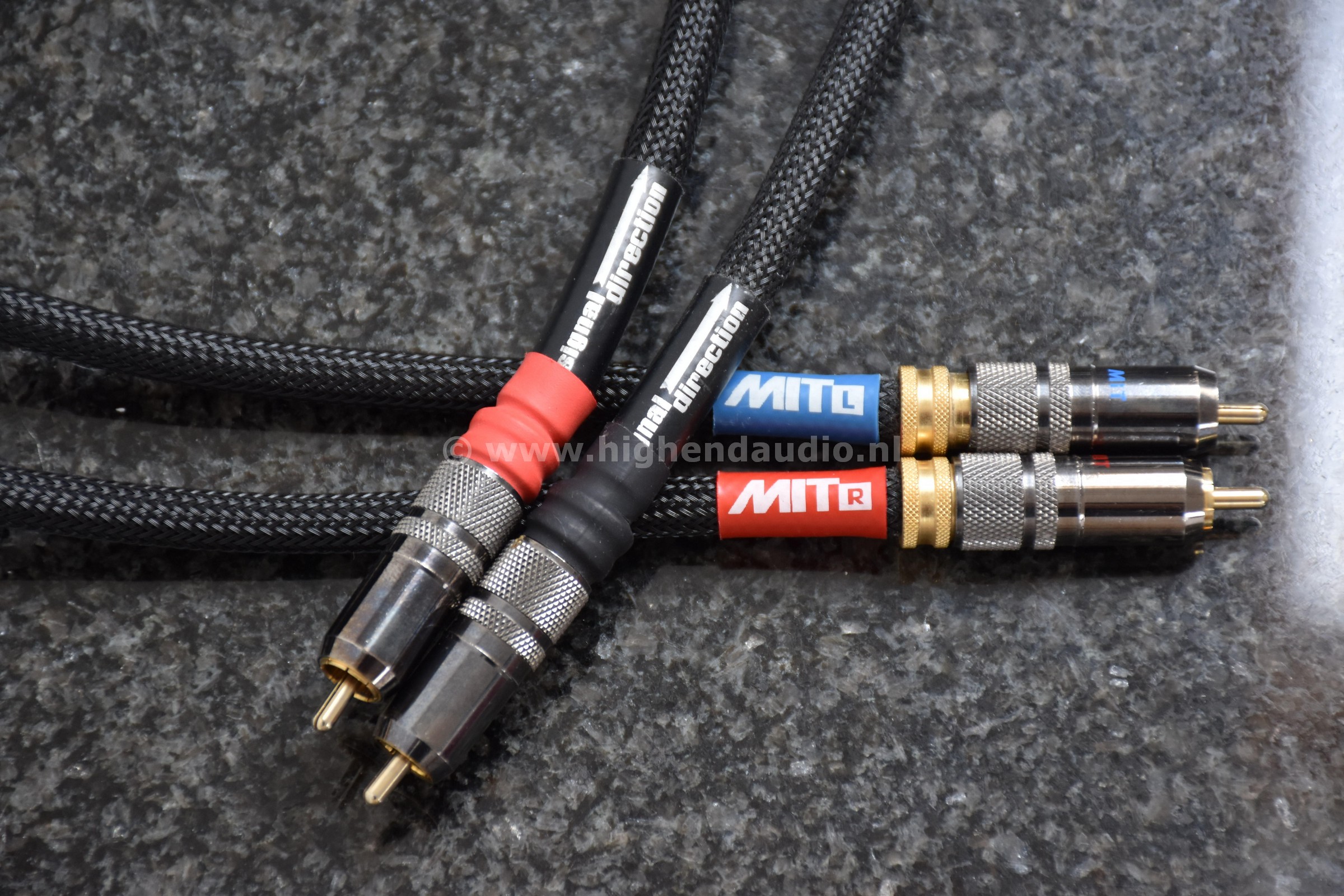 MIT-MatrixHD36-RCA-1m-29100-detail3_wm