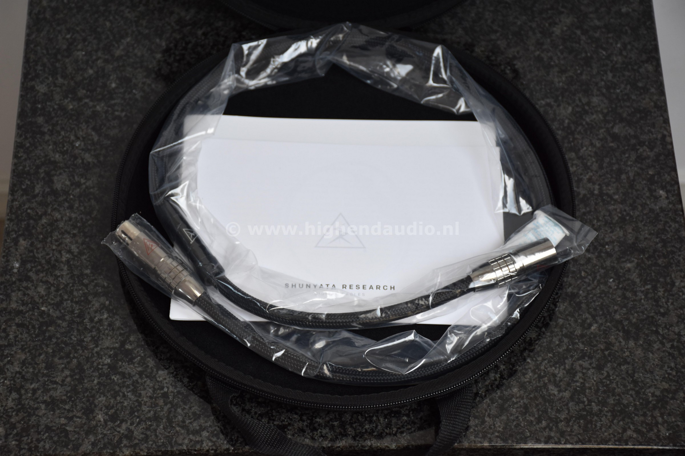 Shunyata-Delta-AESEBU-1m-0344-cableinbag_wm