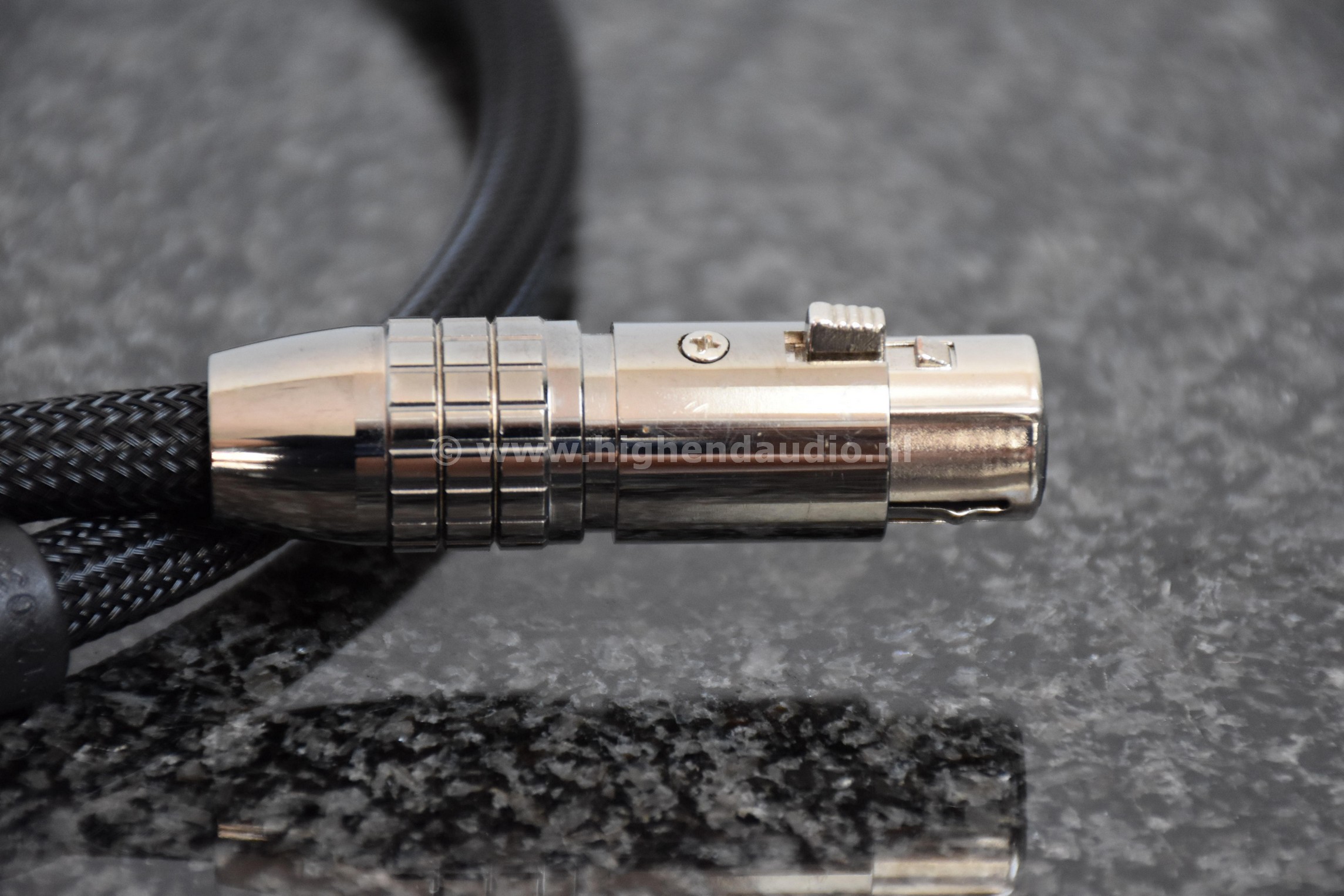 Shunyata-Delta-AESEBU-1m-0344-detail3_wm