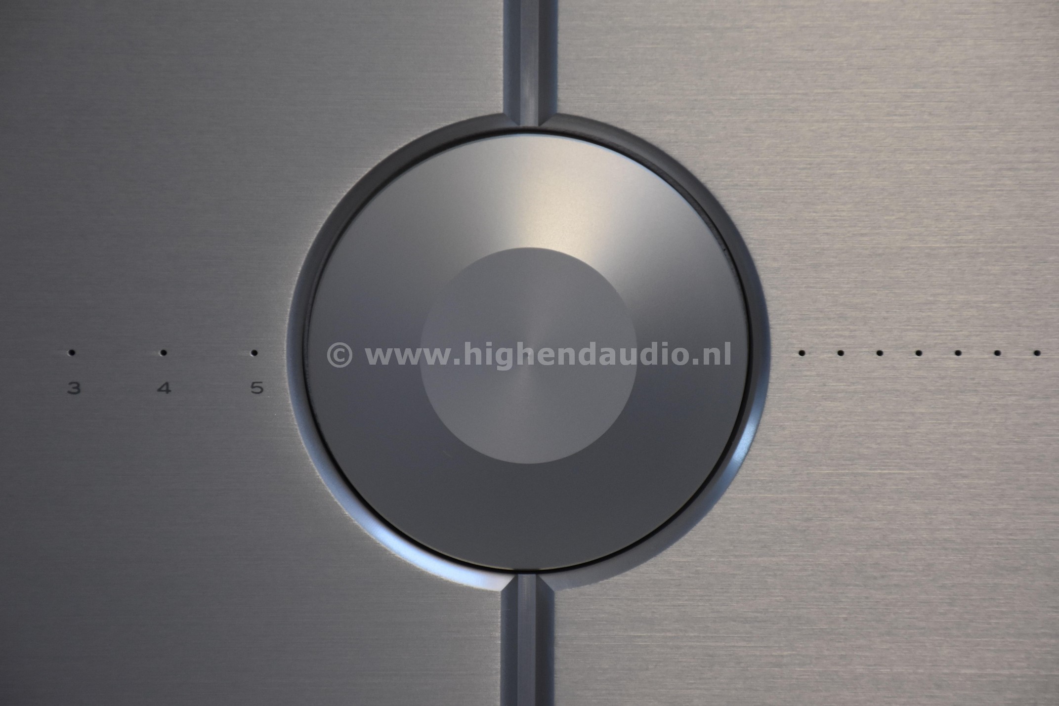 AudioAnalogue-Maestro20-10100ATARQ24E04-frontcloseup2_wm