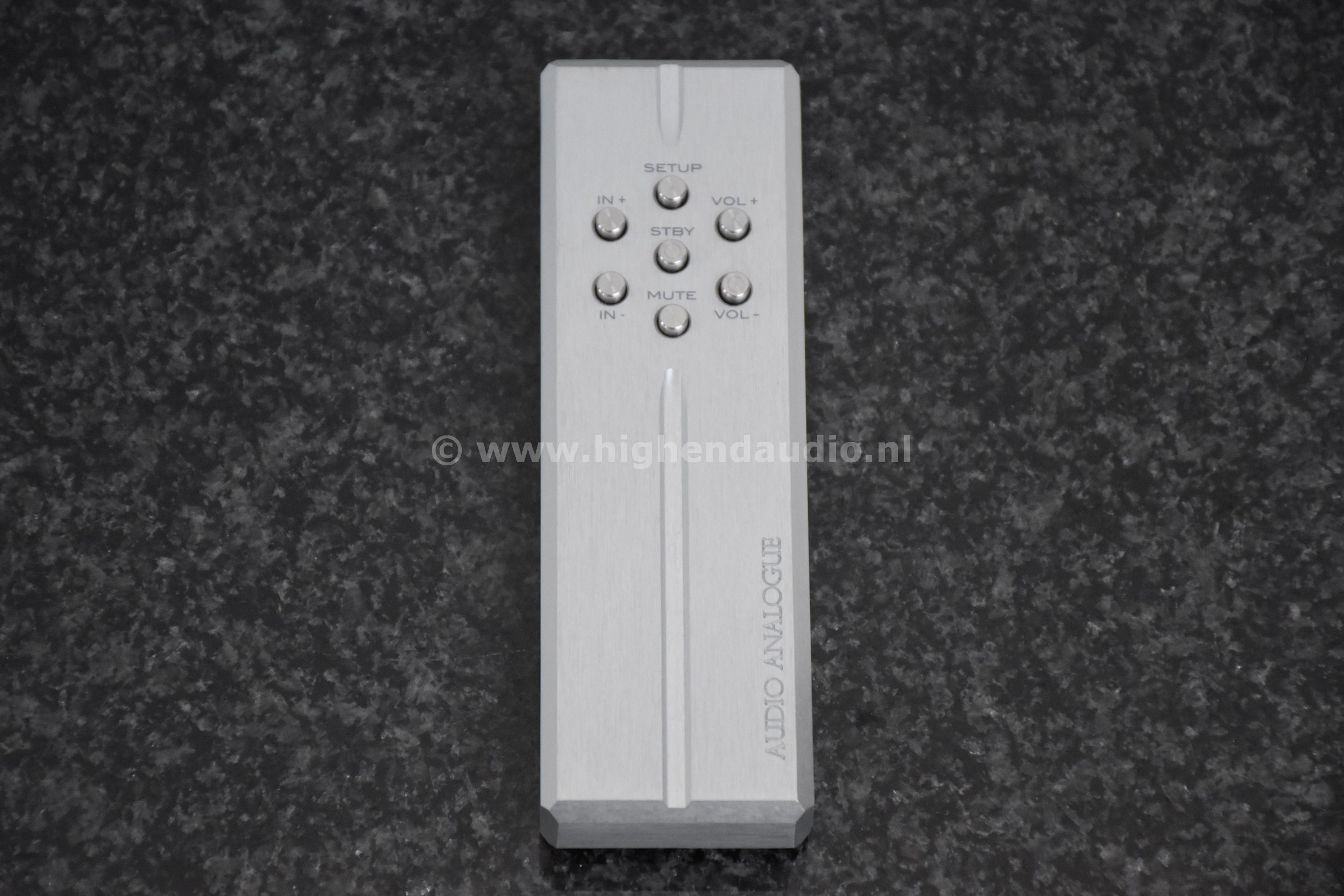 AudioAnalogue-PucciniAniversary-7600ATLA20E03-remote_wm