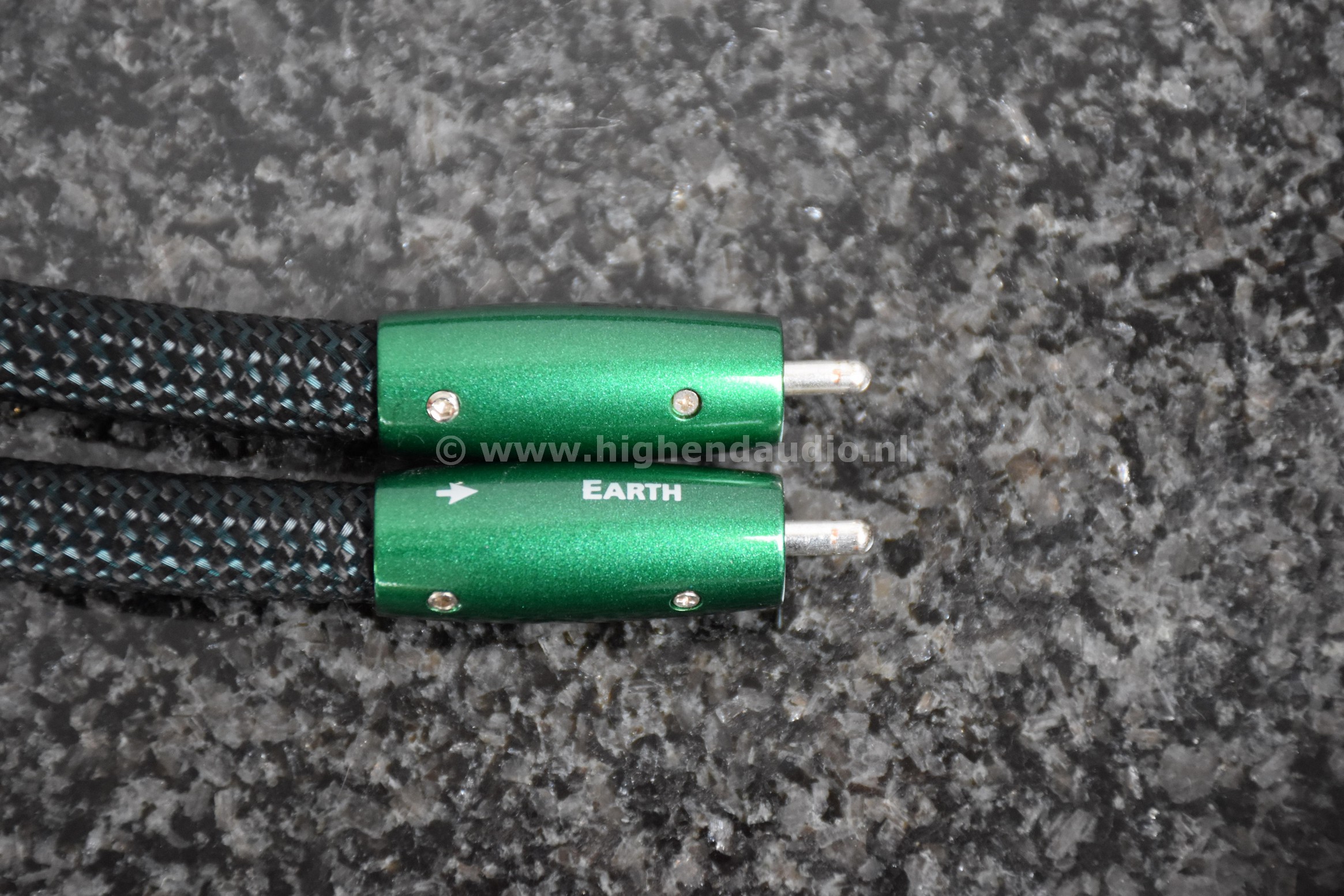 Audioquest-Earth-RCA-1m-II-detail2_wm
