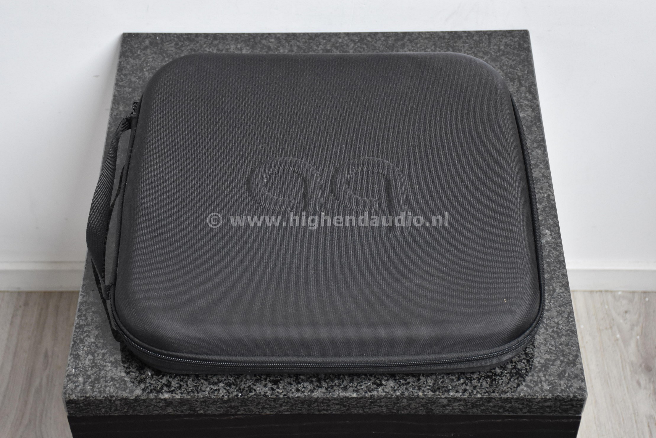 Audioquest-Hurricane-Source-1m-bag_wm