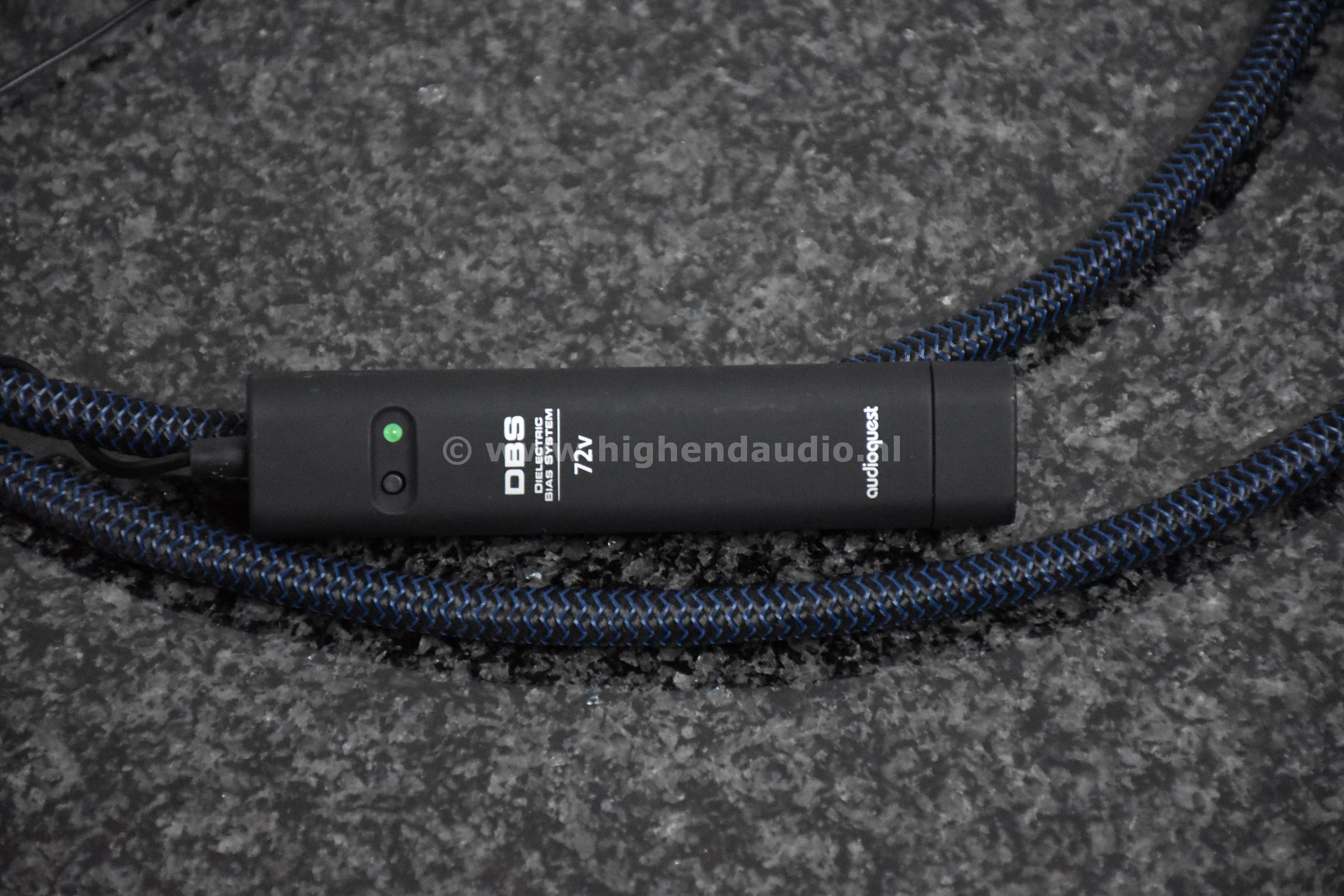 Audioquest-Husky-2m-detail1_wm