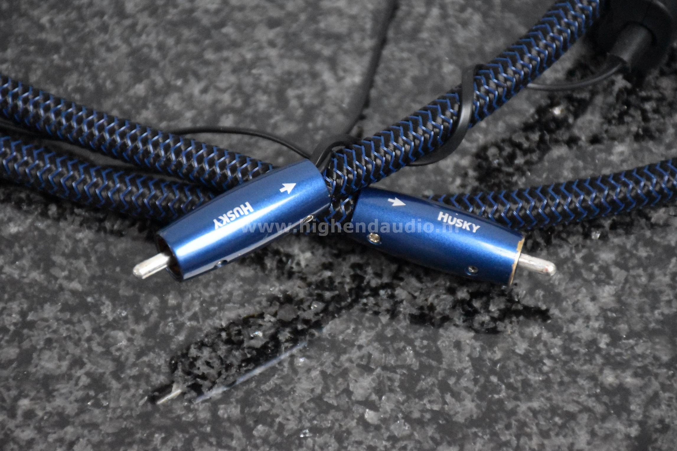 Audioquest-Husky-2m-detail2_wm