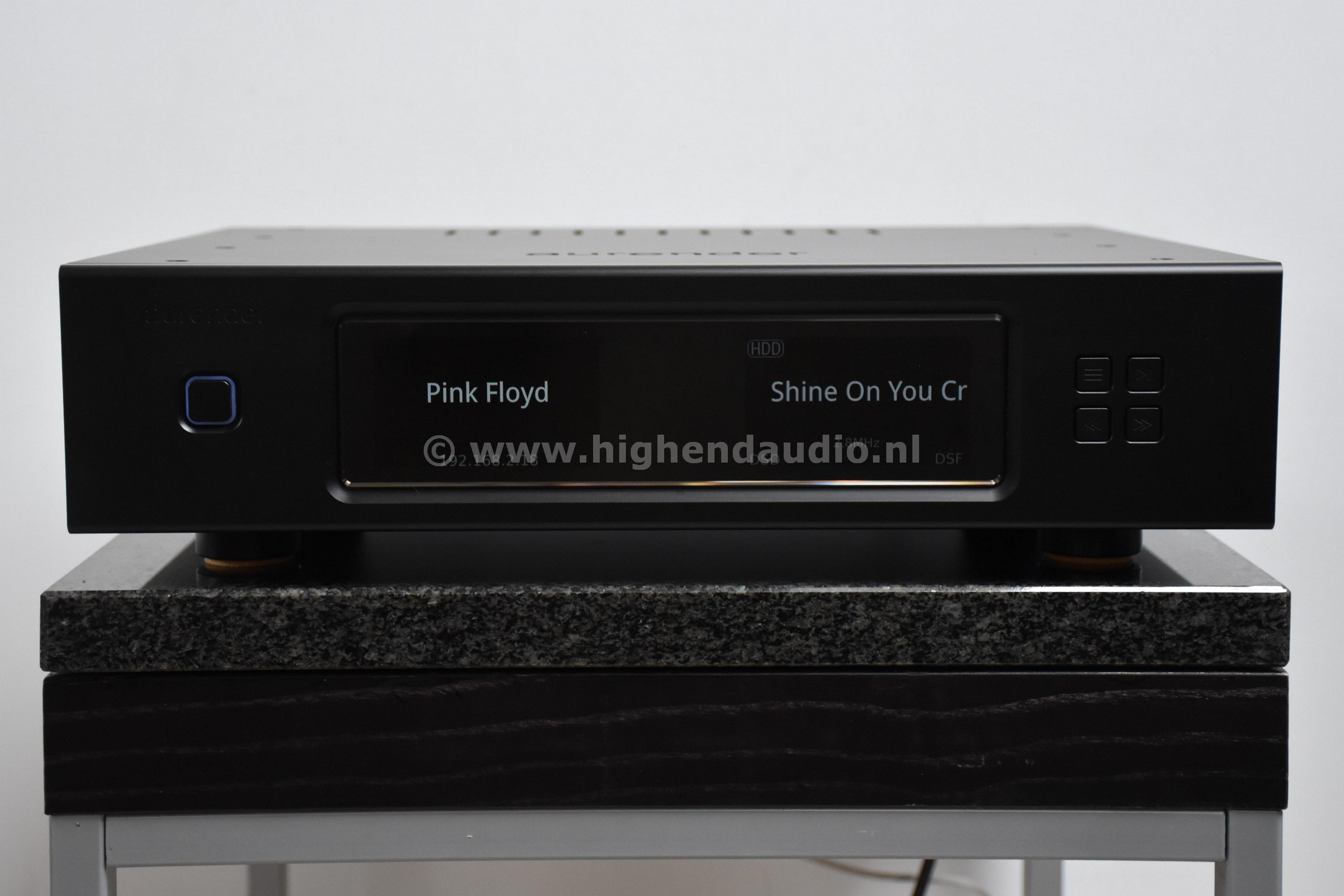 Aurender-S10-S10BN0002-front_wm