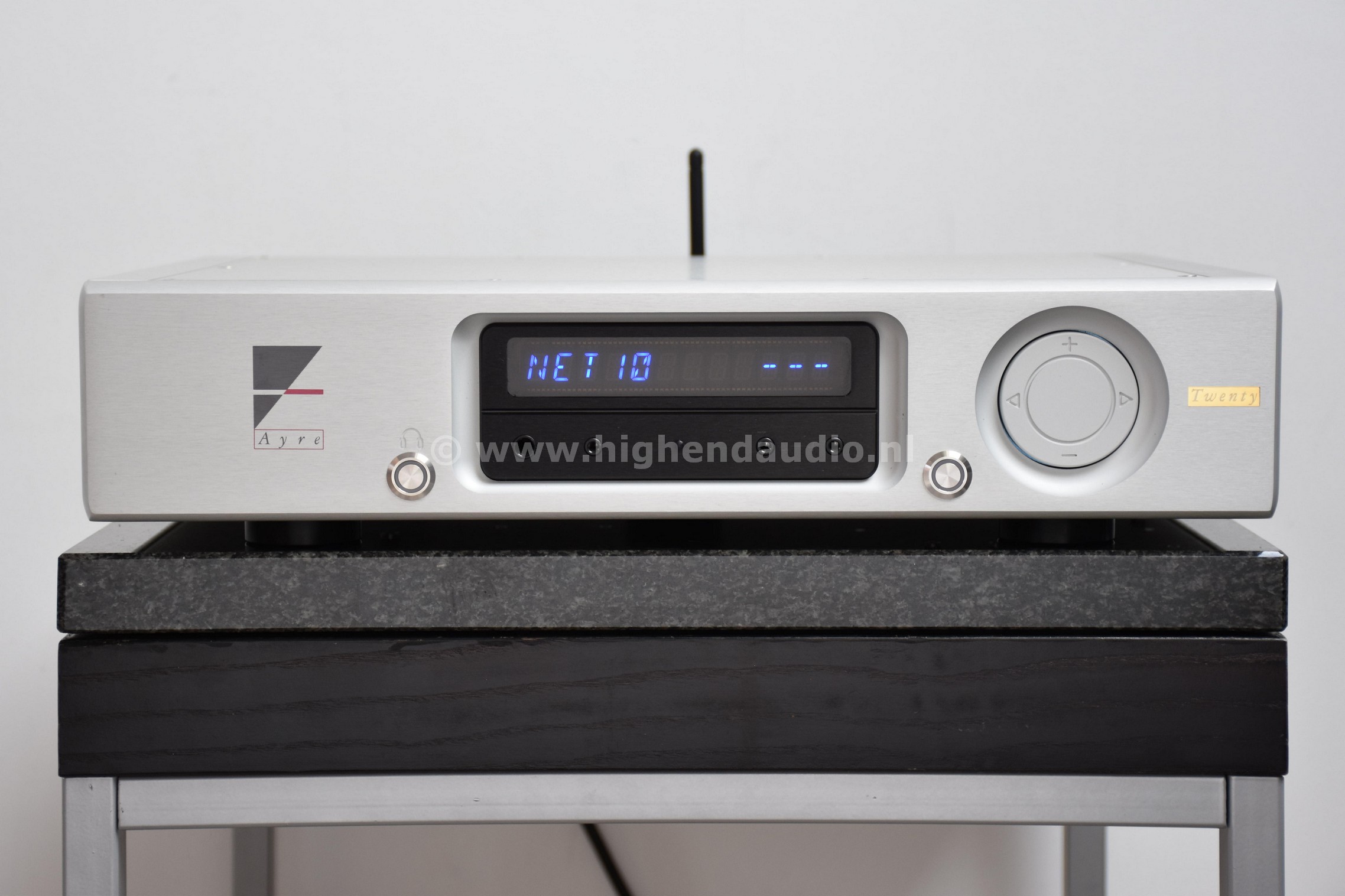 Ayre-QX5Twenty-26E0105-front_wm