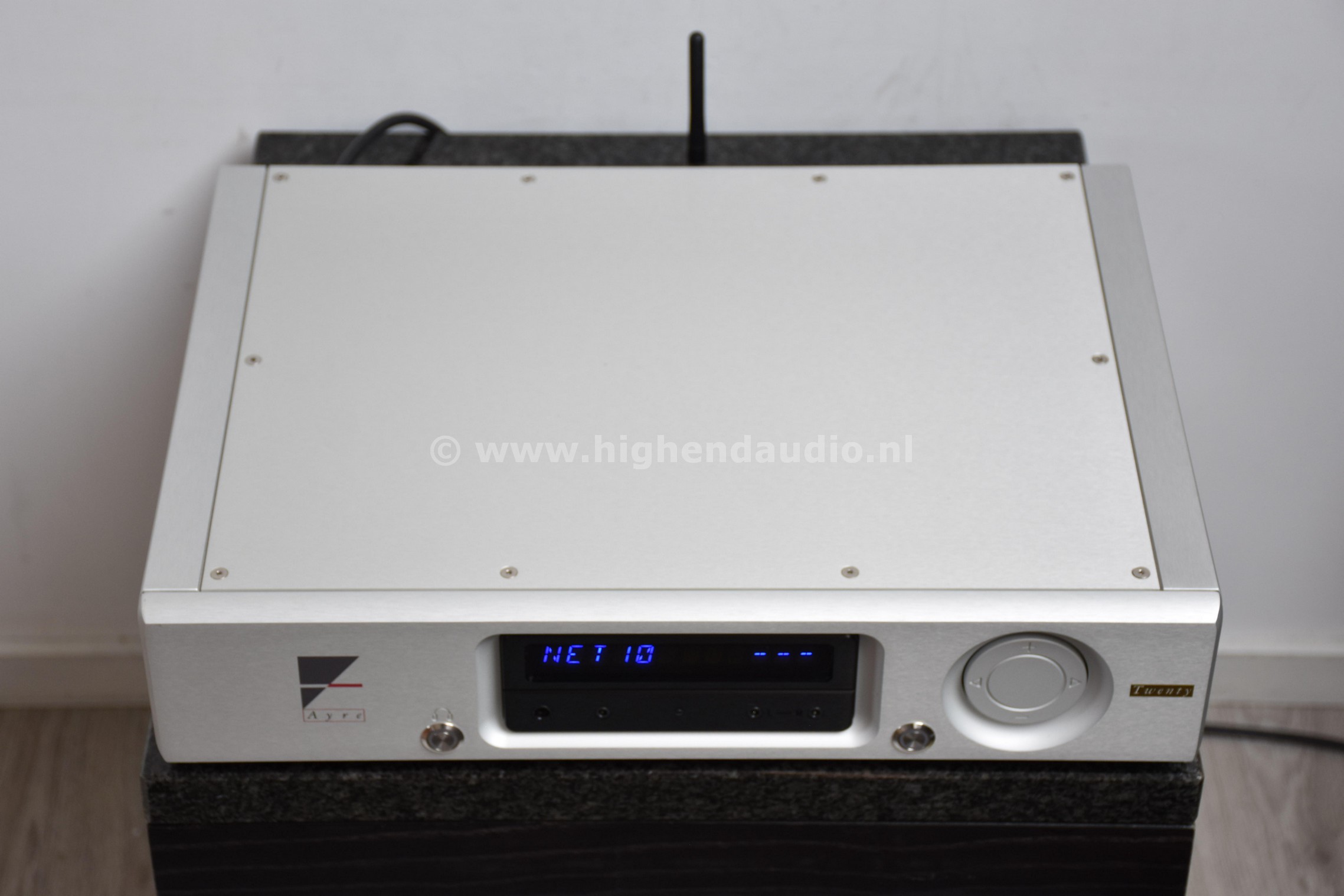 Ayre-QX5Twenty-26E0105-top_wm