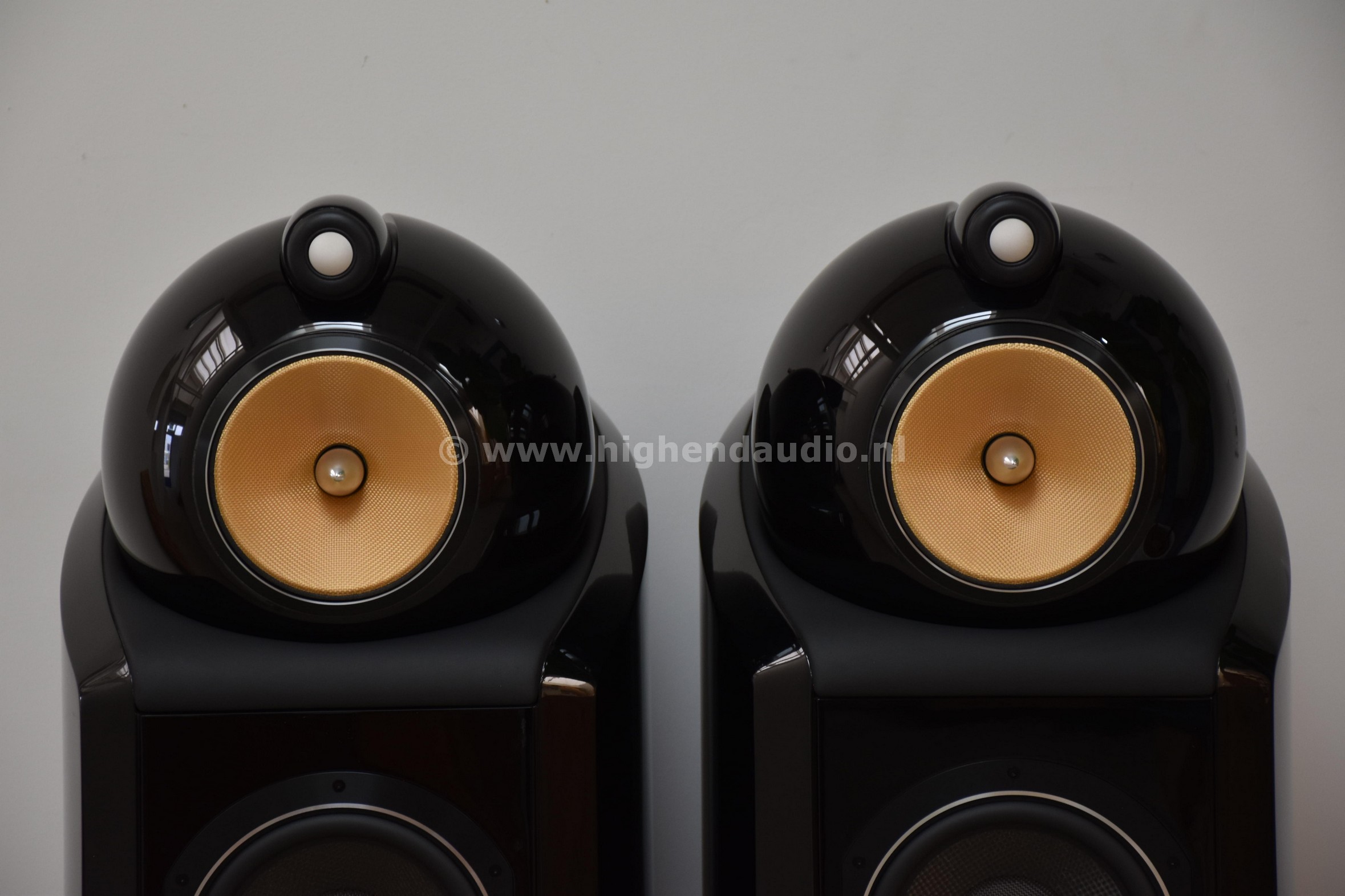 B&W-802Diamond-0006907-0006908-drivers1_wm