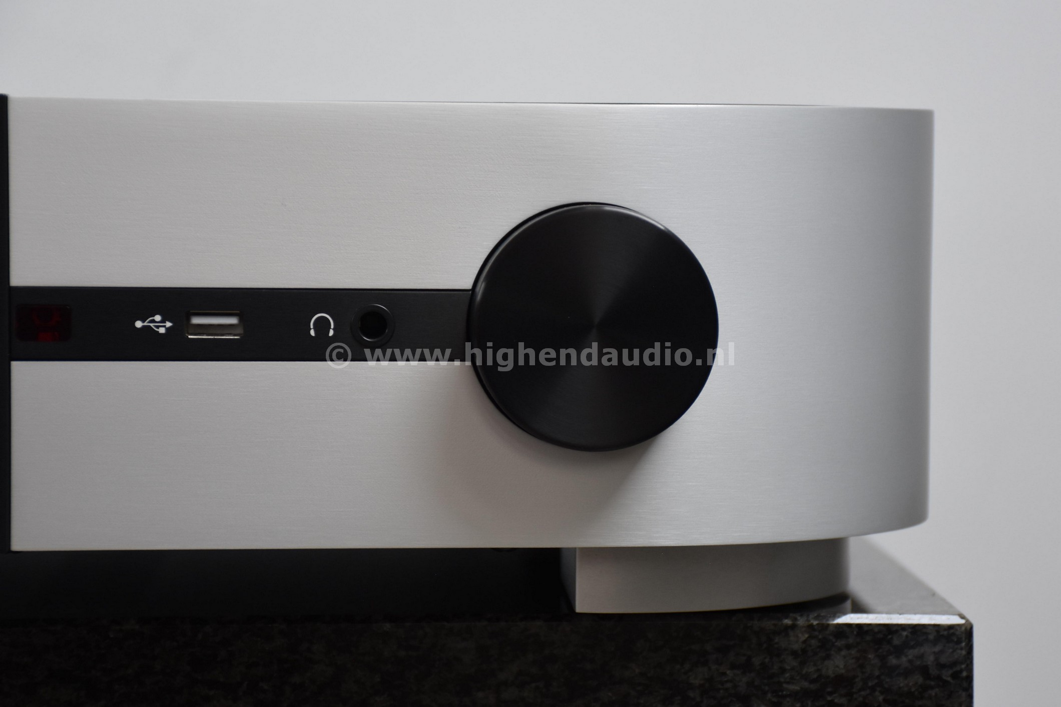 Classe-CP800-21444496-frontright_wm