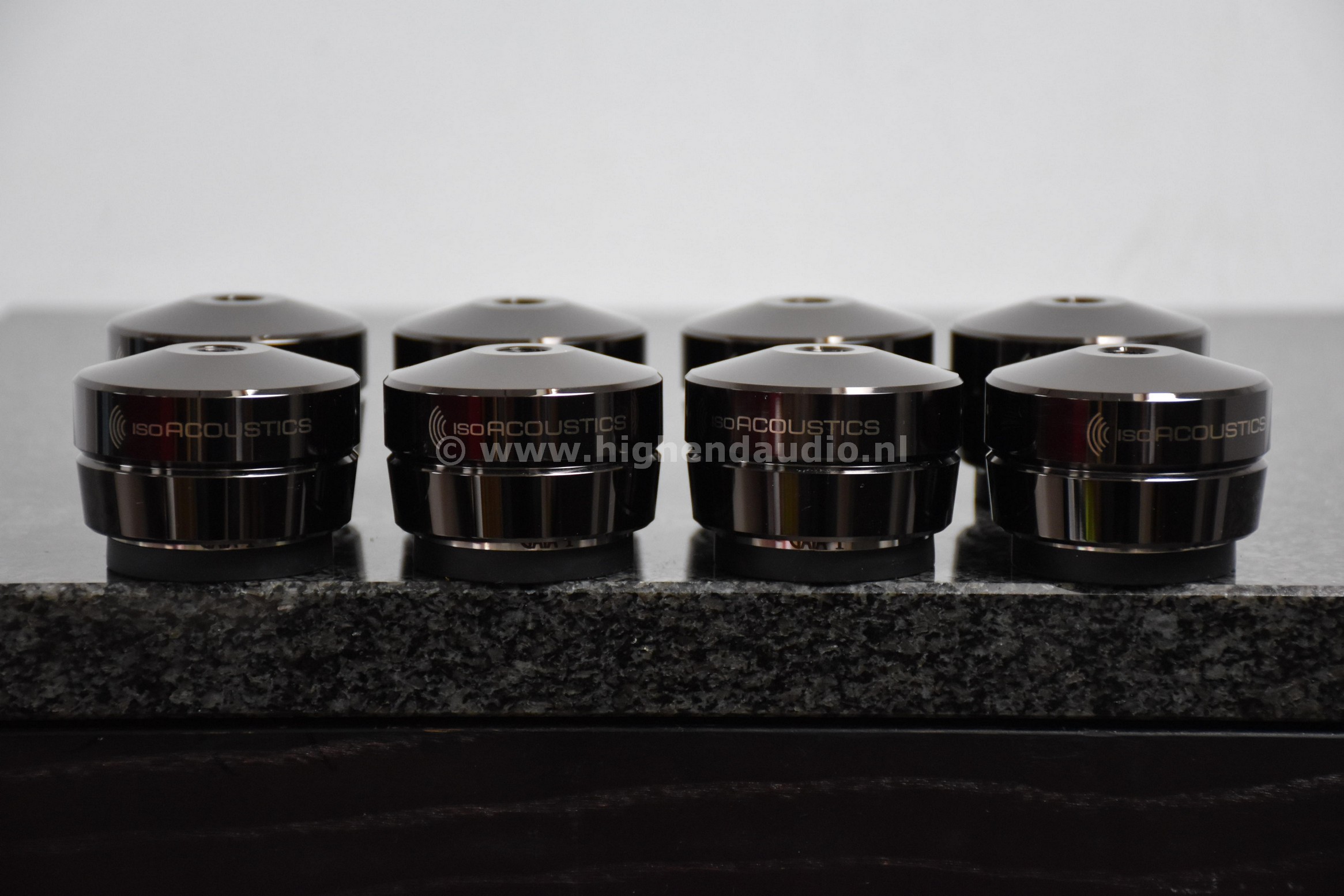 IsoAcoustics-GaiaI-front_wm