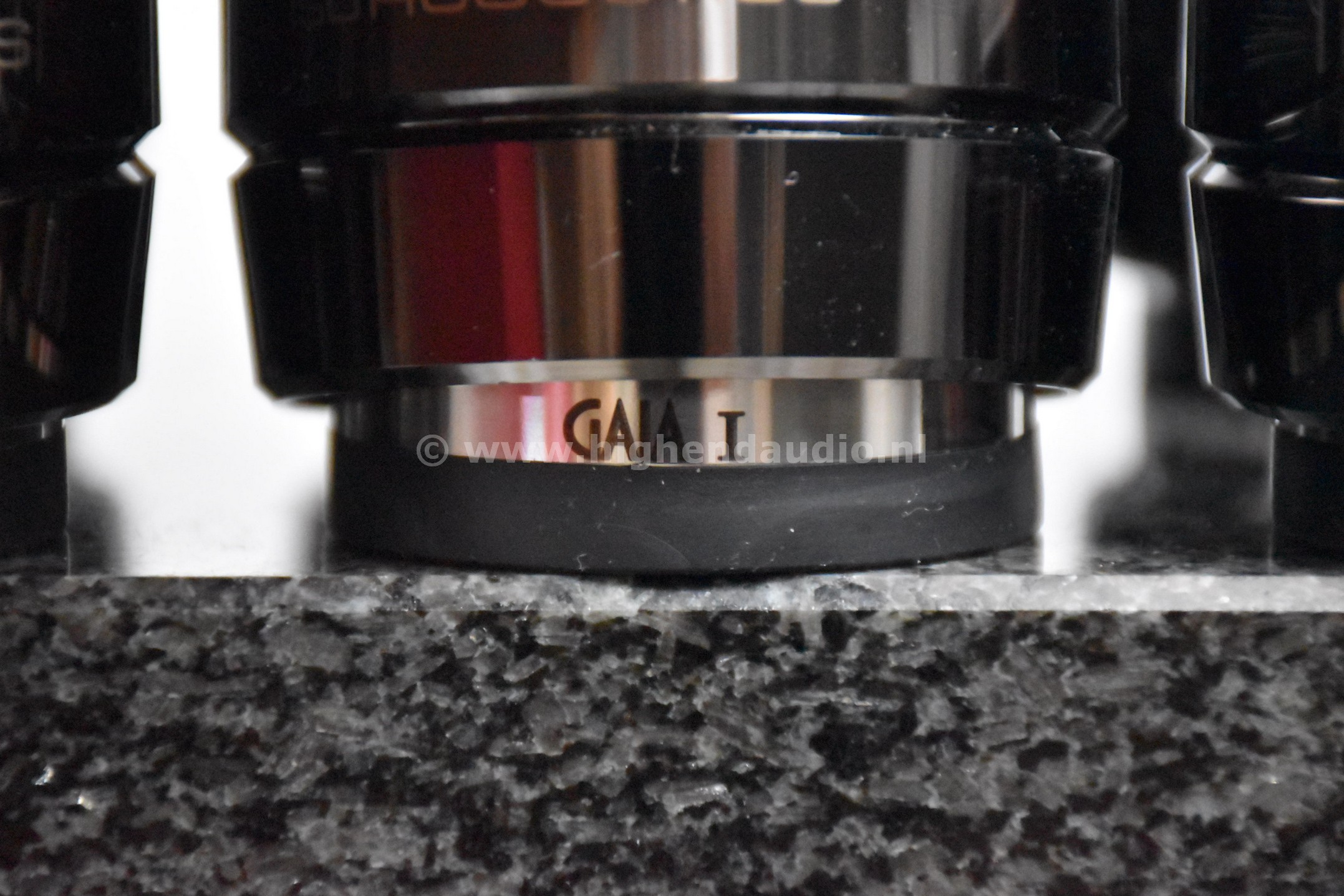 IsoAcoustics-GaiaI-frontcloseup_wm